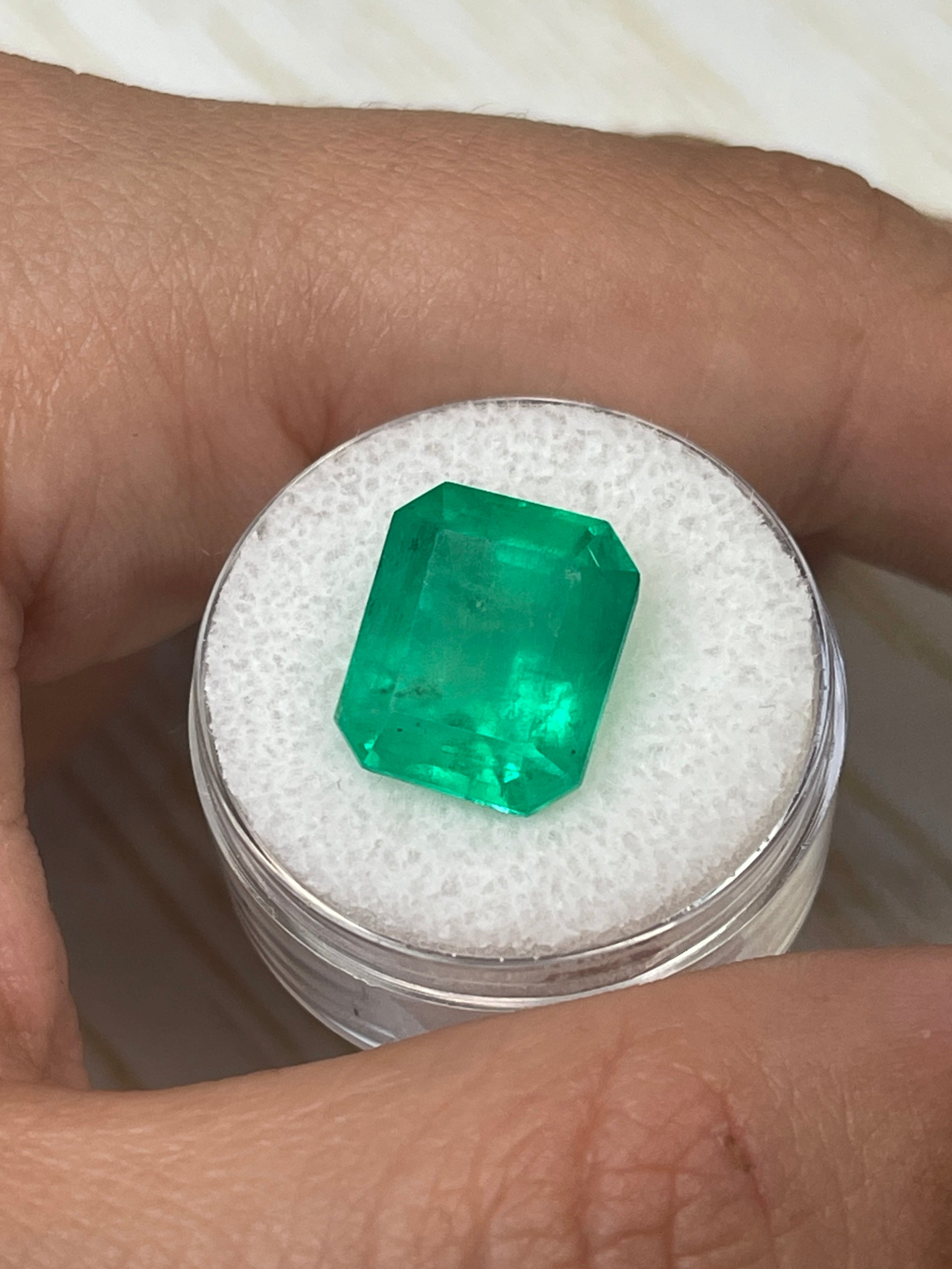 9.28 Carat 13x11mm Yellowish Green Emerald Cut Loose Colombian Emerald Gemstone for Jewelry Making - Perfect for Rings, Necklaces & Engagement Rings