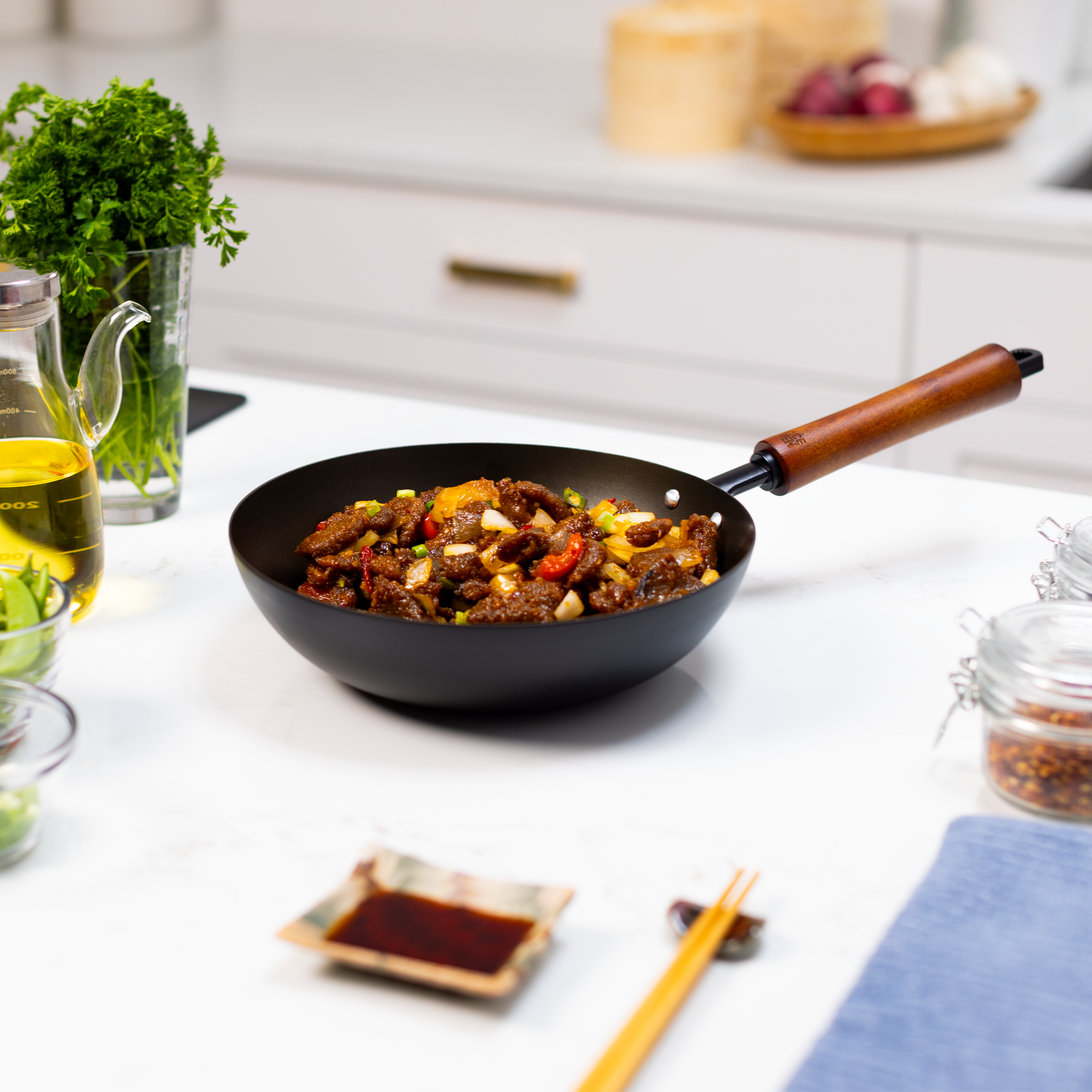 9.5 Inch Carbon Steel Wok Pan - Pre-Seasoned Stir Fry Pan for Professional Cooking - Perfect for Asian Stir Fry, Sautéing & Deep Frying - Induction Compatible Nonstick Skillet