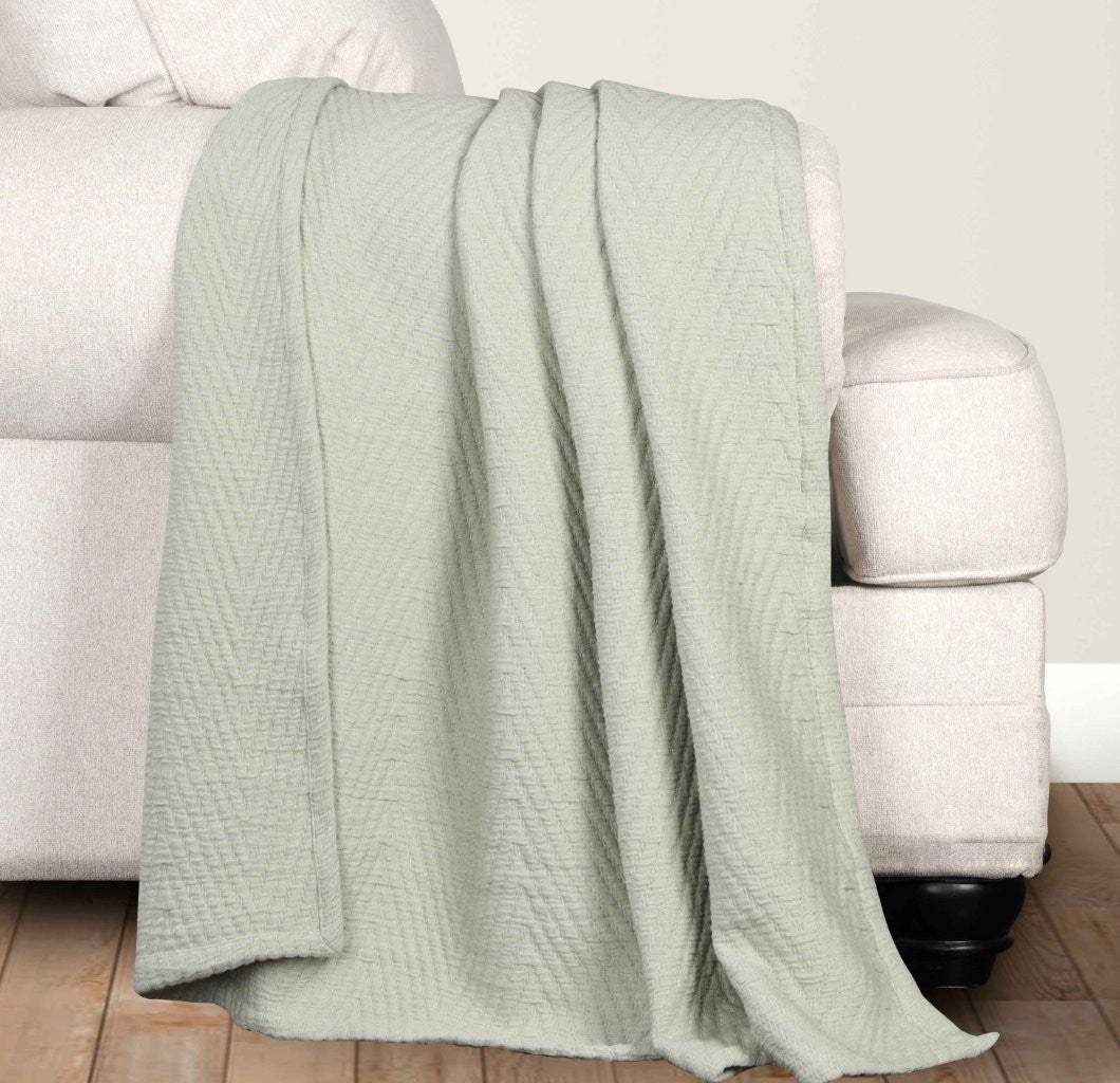 Premium Aswan Cotton Medium Weight Chevron Woven Coverlet - Soft & Breathable Bedspread for All Seasons - Perfect for Master Bedroom, Guest Room, or Dorm Decor