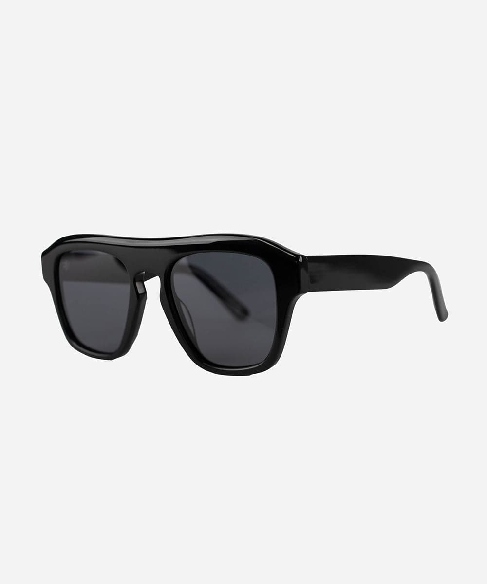 Val Wayfarer Sunglasses - Classic Polarized UV Protection for Men & Women - Perfect for Driving, Travel, and Outdoor Activities