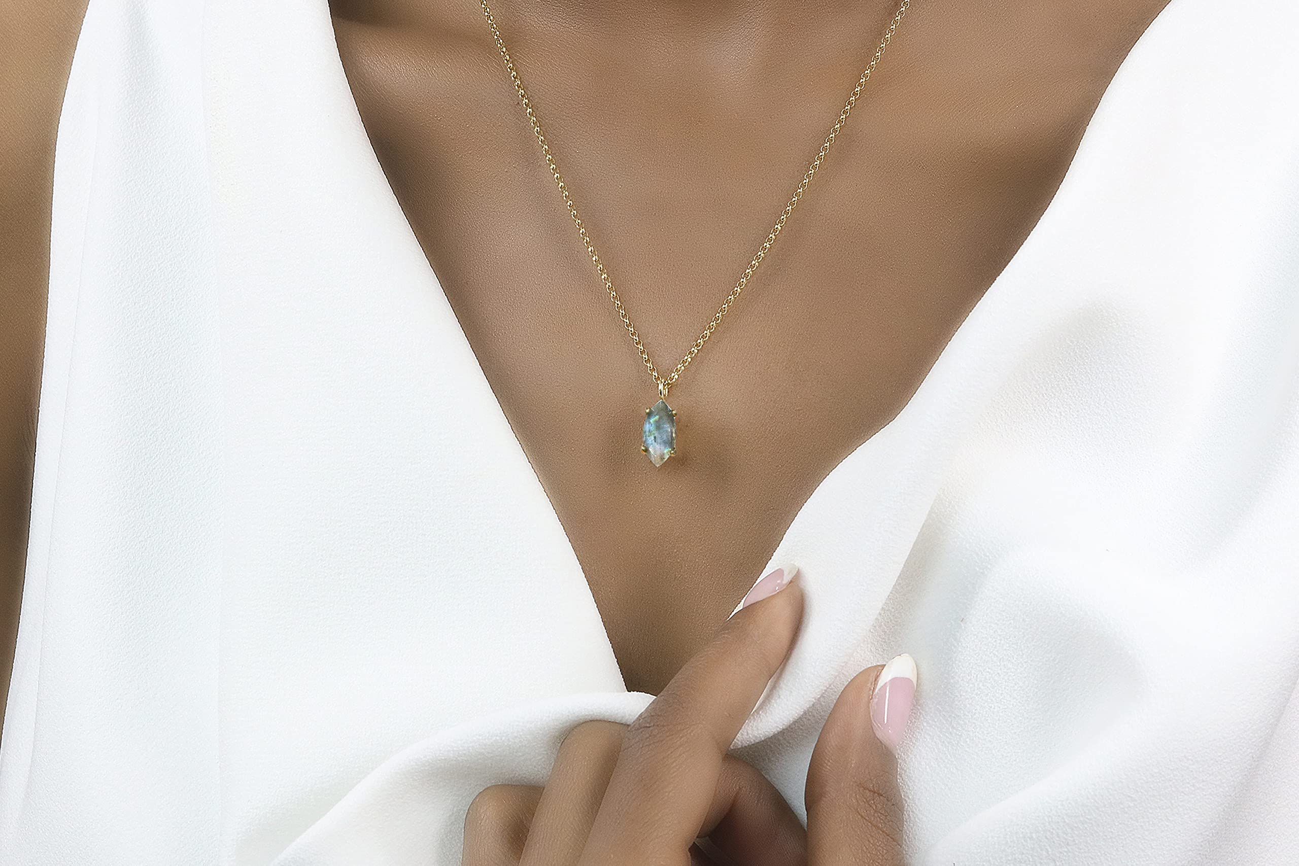 Anemone Unique Flashy Labradorite Necklace - Elegant Gemstone Pendant with Adjustable Chain | Perfect for Everyday Wear, Gift Giving & Boho Fashion