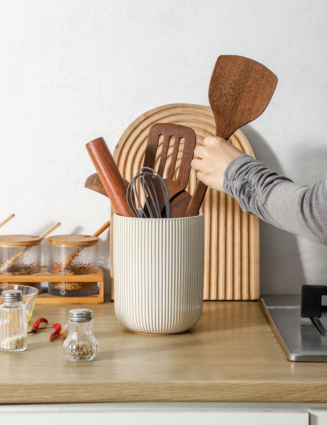White Ceramic Kitchen Utensil Holder with Cork Mat - Countertop Organizer for Spatulas, Spoons & Cooking Tools - Perfect for Modern Kitchens & Home Cooking