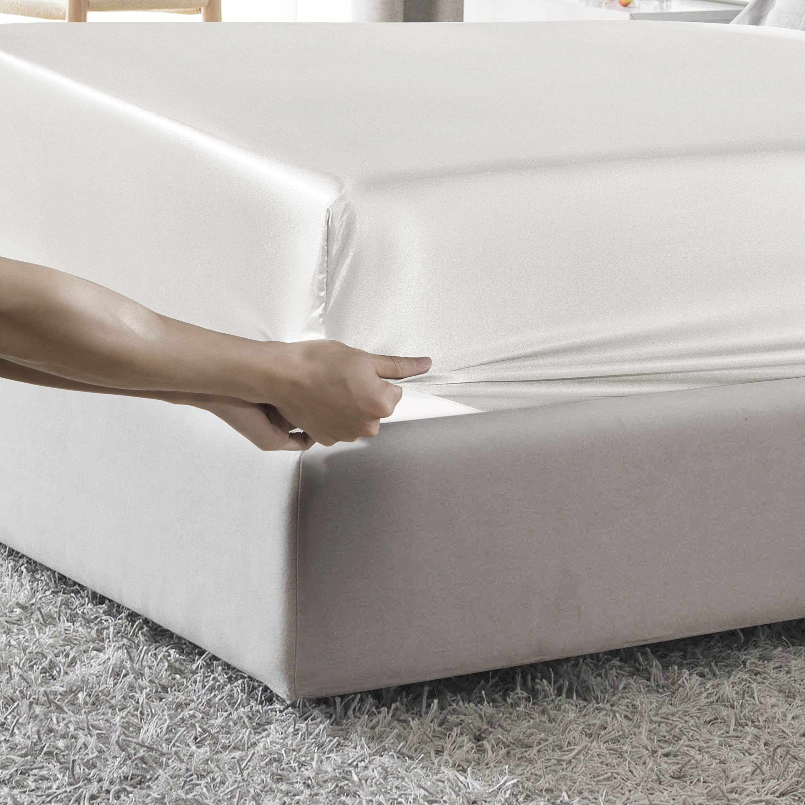 MILVOWOC Queen Size Satin Fitted Sheet - Ivory White Soft Bottom Elastic Bed Sheet - 1 Piece for Luxurious Comfort - Perfect for Master Bedrooms, Guest Rooms & Hotel Stays