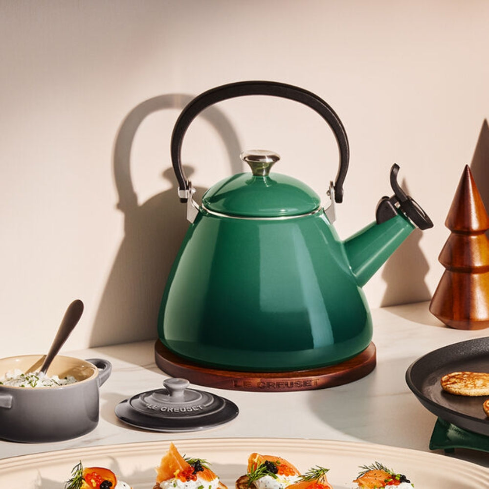 Le Creuset 1.6 Liter Enameled Cast Iron Kettle - Artichaut Green | Stovetop & Induction Compatible | Perfect for Tea, Coffee & Home Decor