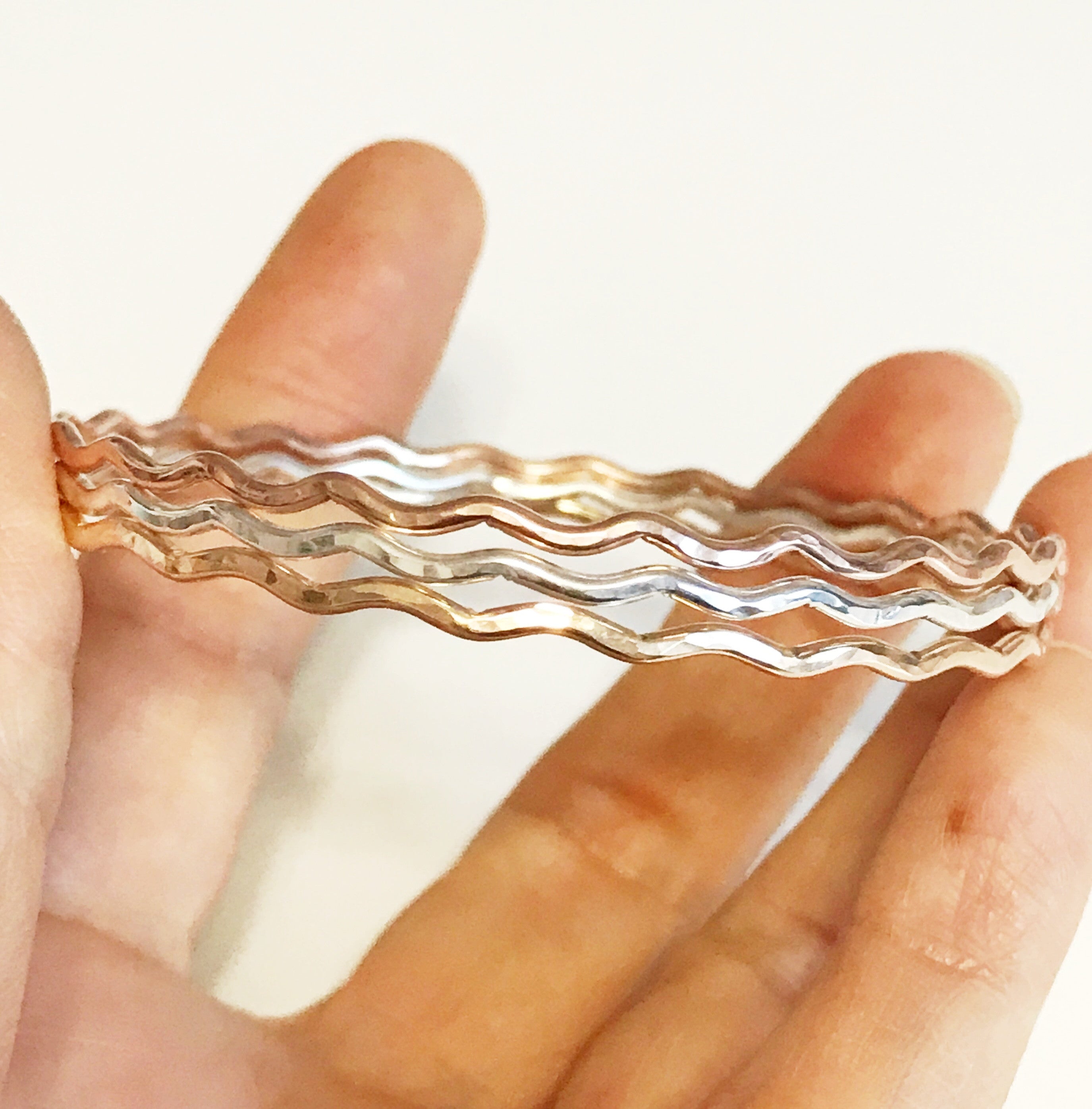 UNAHI Mixed Metal Bangles Set (B334) - Stylish Stackable Bracelets for Women, Perfect for Casual Wear, Parties & Gifts