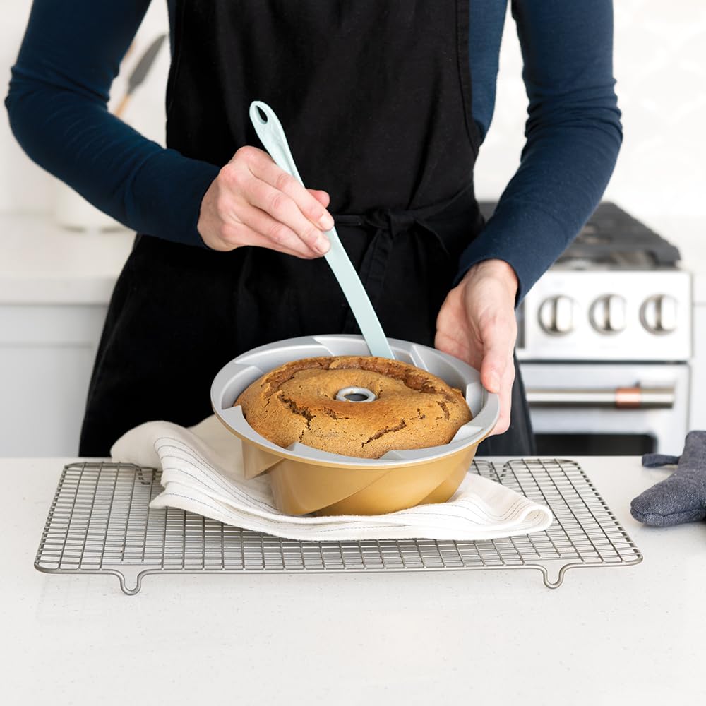 Nordic Ware Bundt Cake Finishing Tool Kit - Essential Baking Set for Perfect Cake Release & Decoration | Ideal for Home Bakers & Professional Chefs