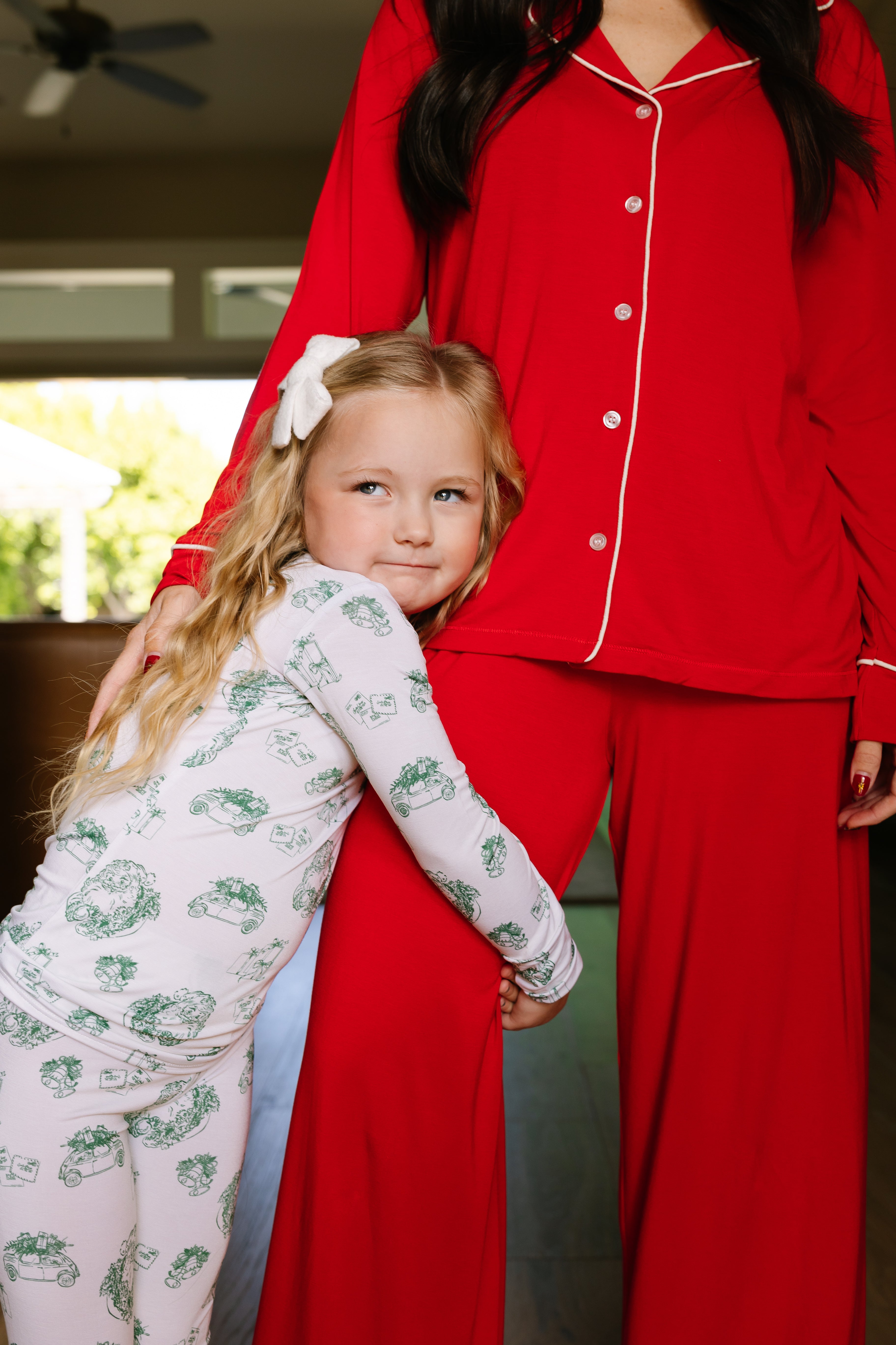 Christmas Poinsettia Print Pajama Set for Women - Cozy Holiday Sleepwear for Winter Nights & Festive Family Gatherings