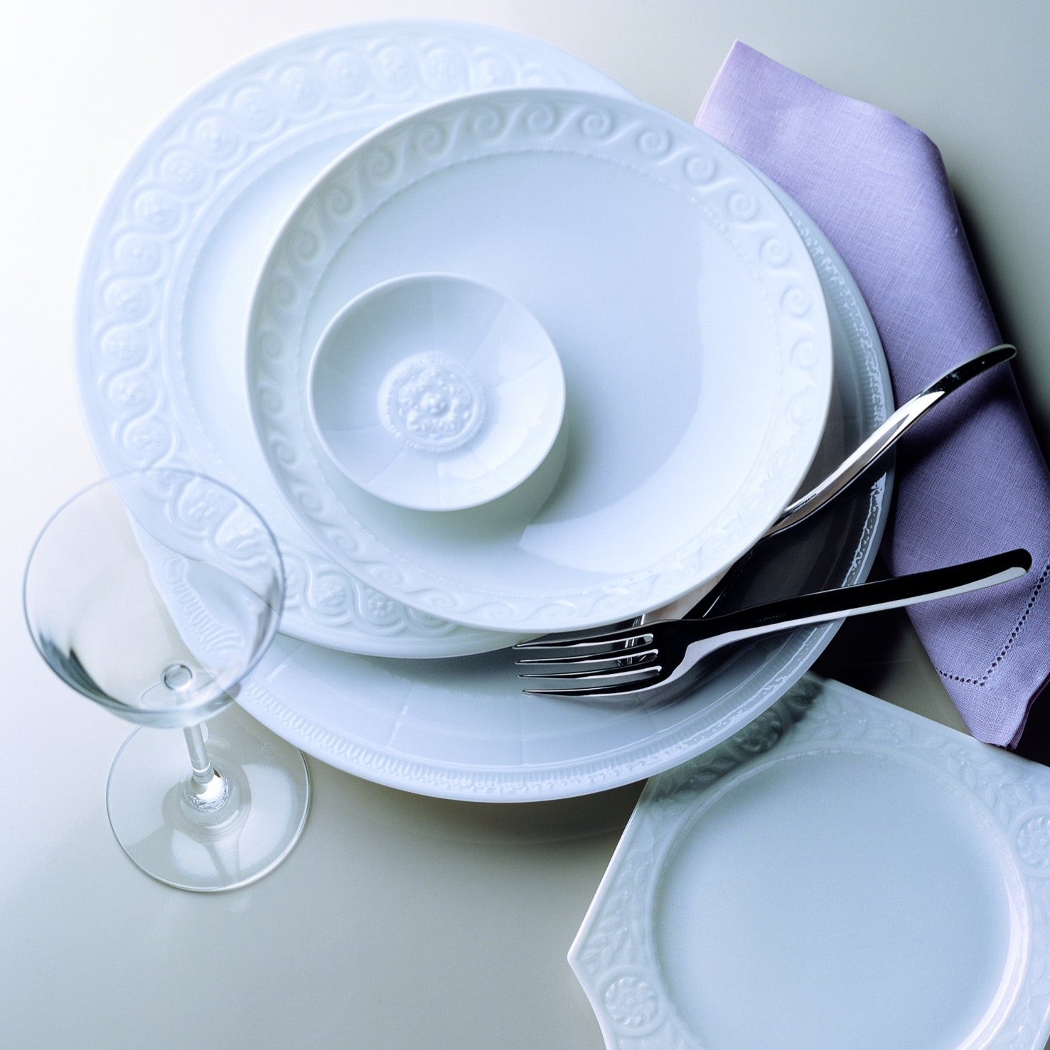 Louvre Dinner Plate Set - Elegant Fine China Porcelain Plates for Formal Dining, Wedding, and Special Occasions | 10.5 Inch Round Dishwasher Safe Plates for Restaurants and Home Use