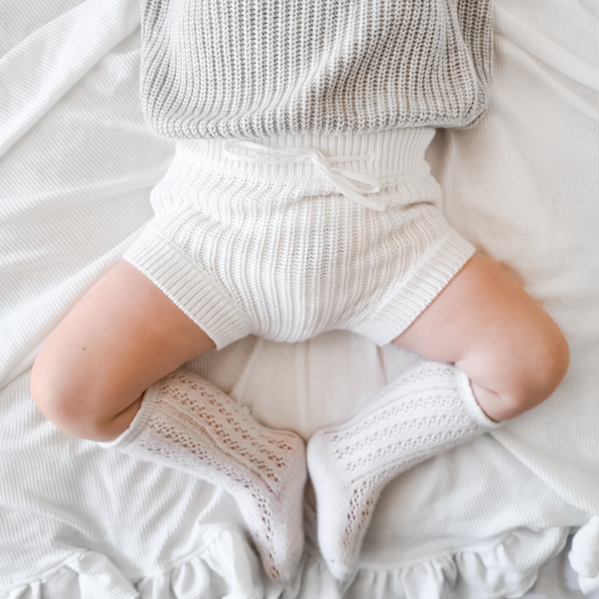 Soft Chunky Knit Baby Bloomers - Cozy Marshmallow Textured Pants for Newborns & Infants | Perfect for Playtime, Photo Shoots & Comfortable Loungewear