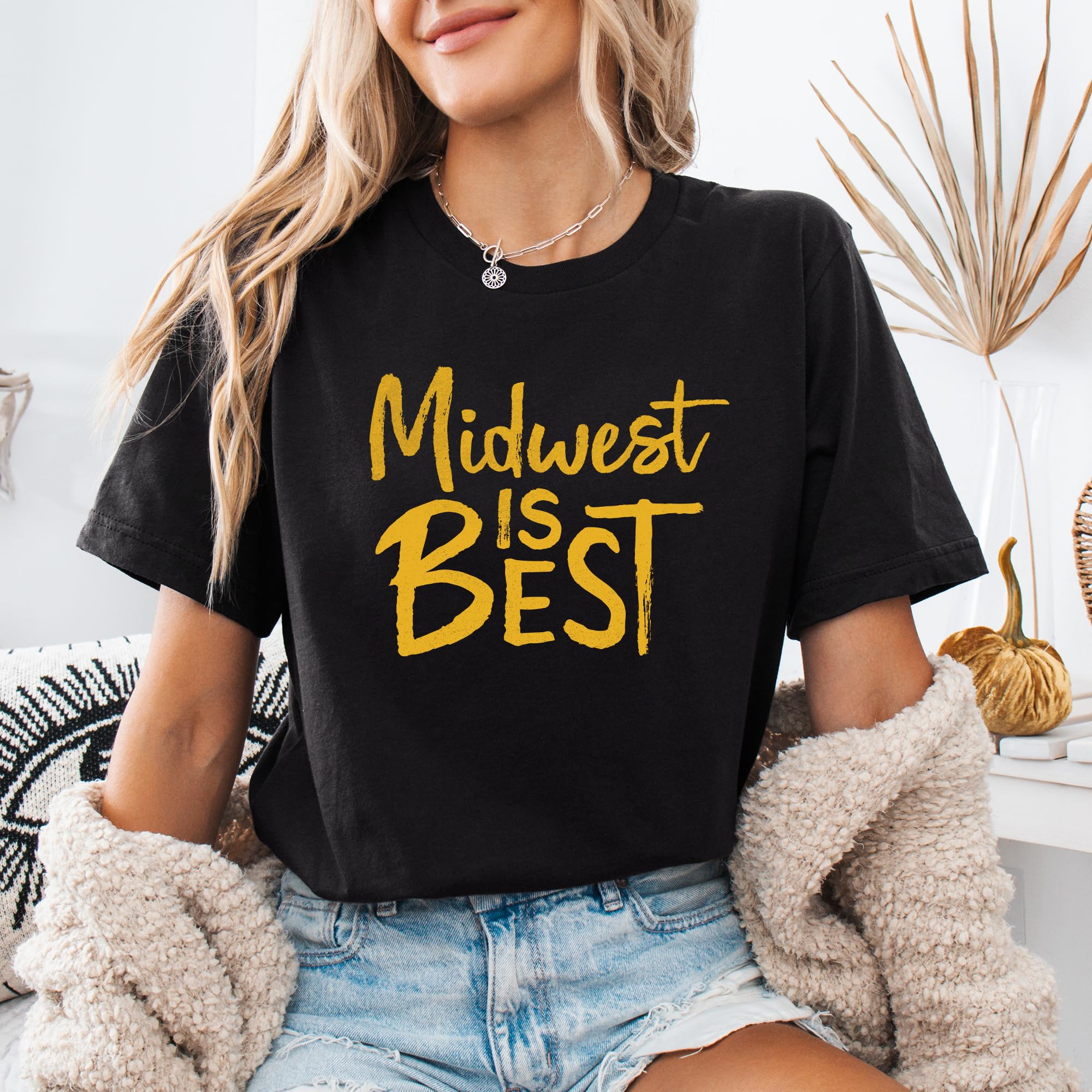 Midwest Pride T-Shirt - Best Midwest Gift Idea - Softstyle Unisex Tee for Home State Love - Perfect for Casual Wear, Road Trips & Midwest-Themed Events