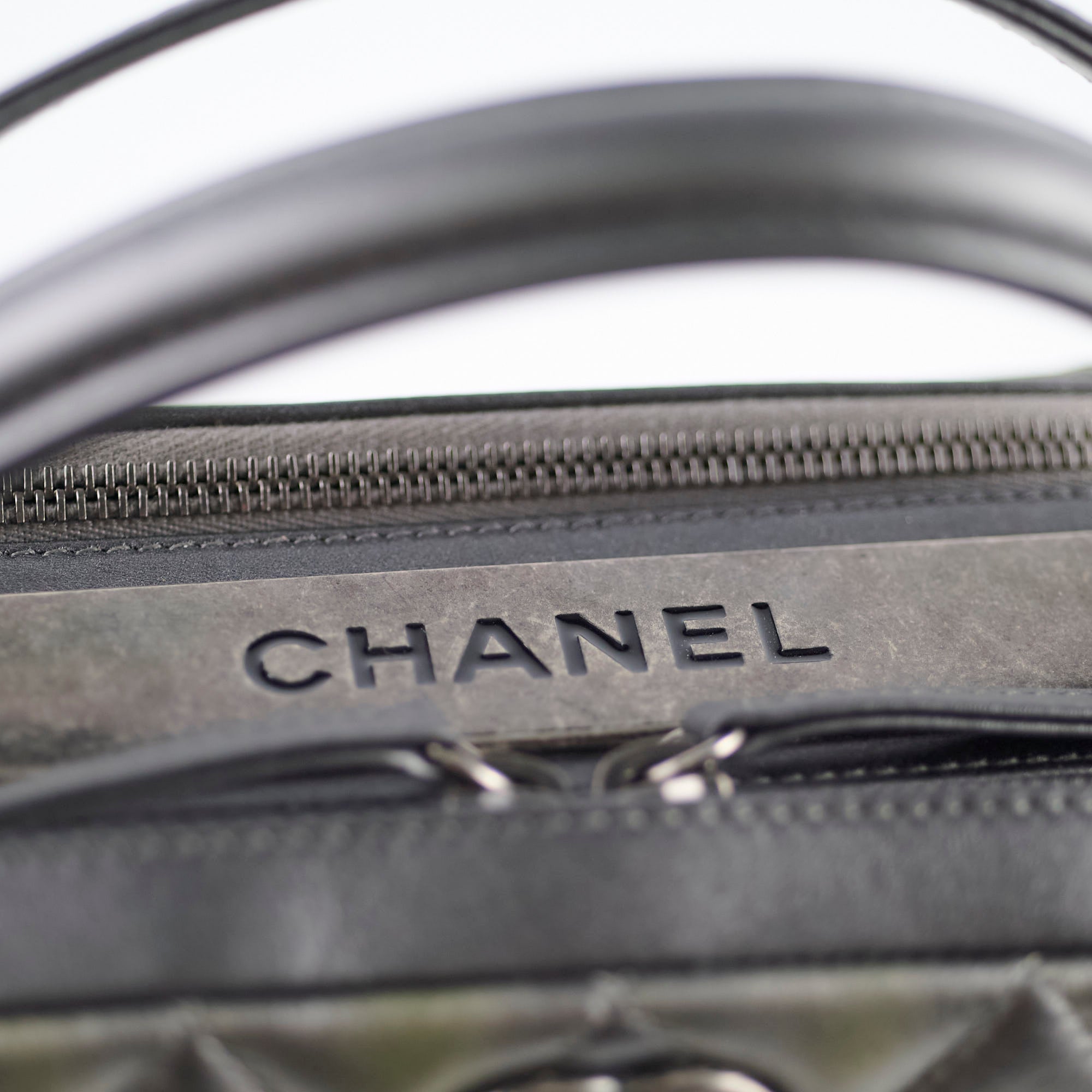 Chanel 15B Trendy CC Bowling Bag in Silver & Gold - Luxury Designer Handbag for Women | Perfect for Evening Parties, Shopping & Travel Accessories