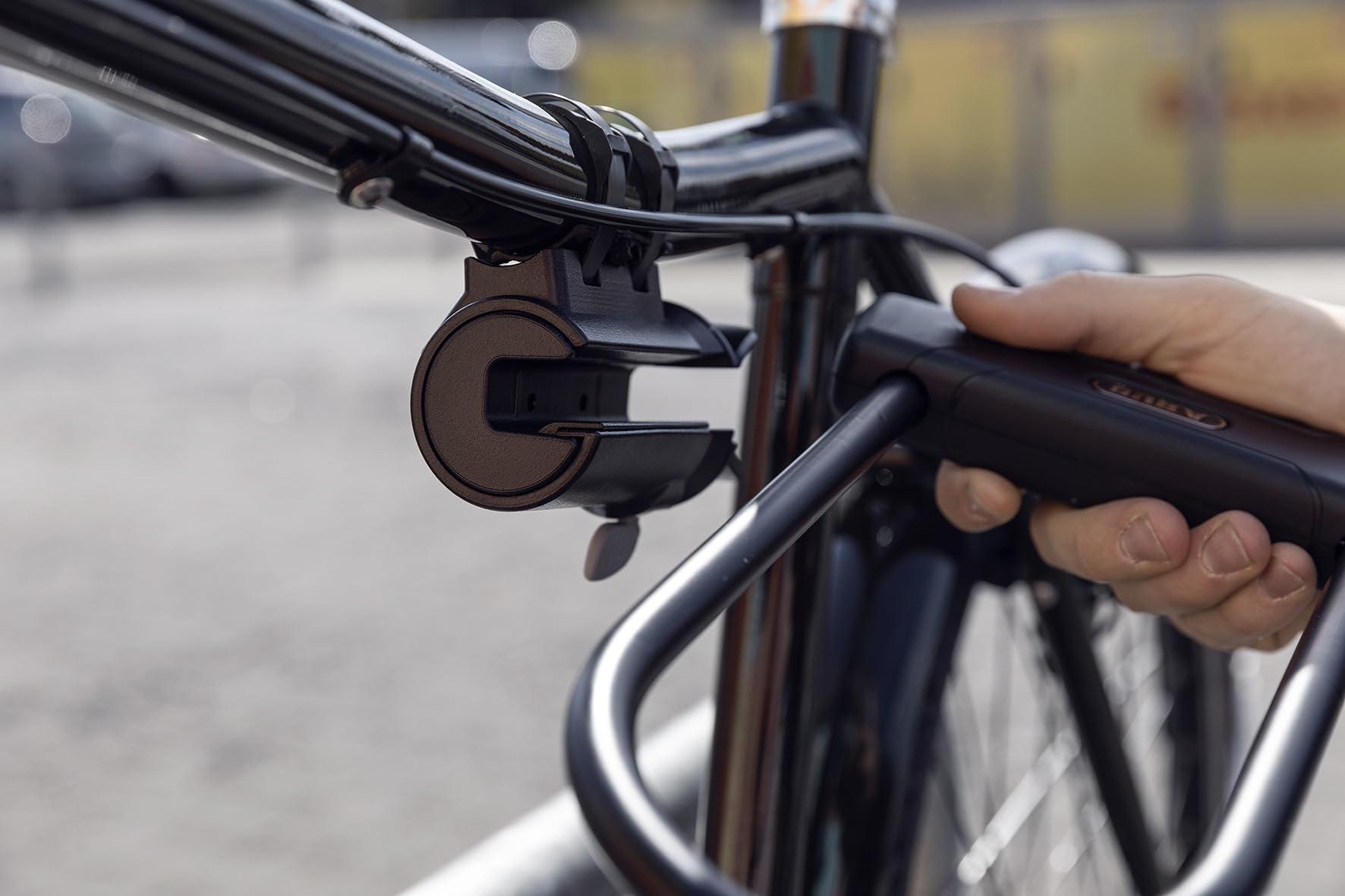 ABUS Granit Plus 470 U-Lock with Eazy KF Bracket - High Security Level 12 Bike Lock with Parabolic Shackle (Black) - Perfect for Urban Commuting & Bicycle Theft Protection