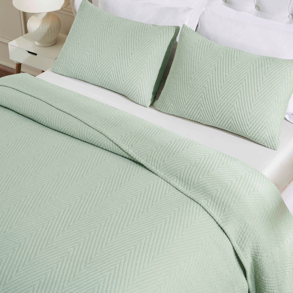 Premium Aswan Cotton Medium Weight Textured Modern Chevron Woven Coverlet - Soft & Breathable Bedspread for All-Season Comfort | Perfect for Master Bedroom, Guest Room & Cozy Home Decor