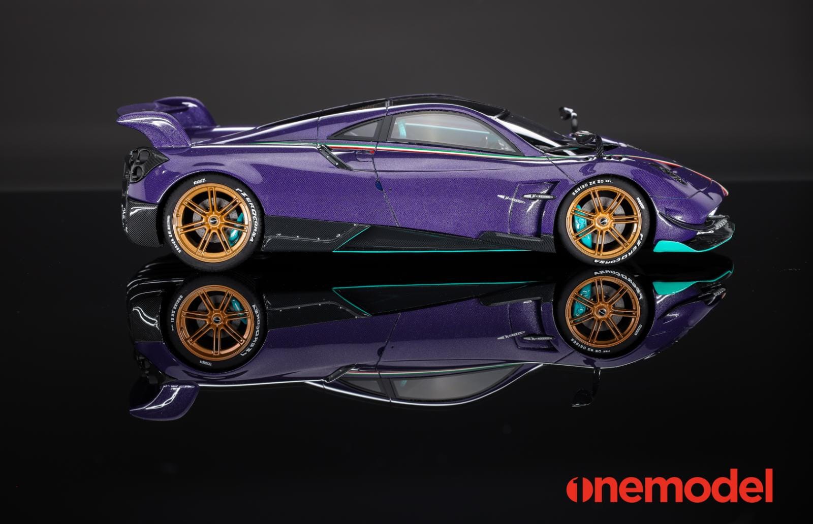 1:18 Pagani Huayra BC Diecast Model Car - Carbon Purple with Tiffany Blue Accents - Collectible Sports Car for Display, Gifts & Car Enthusiasts