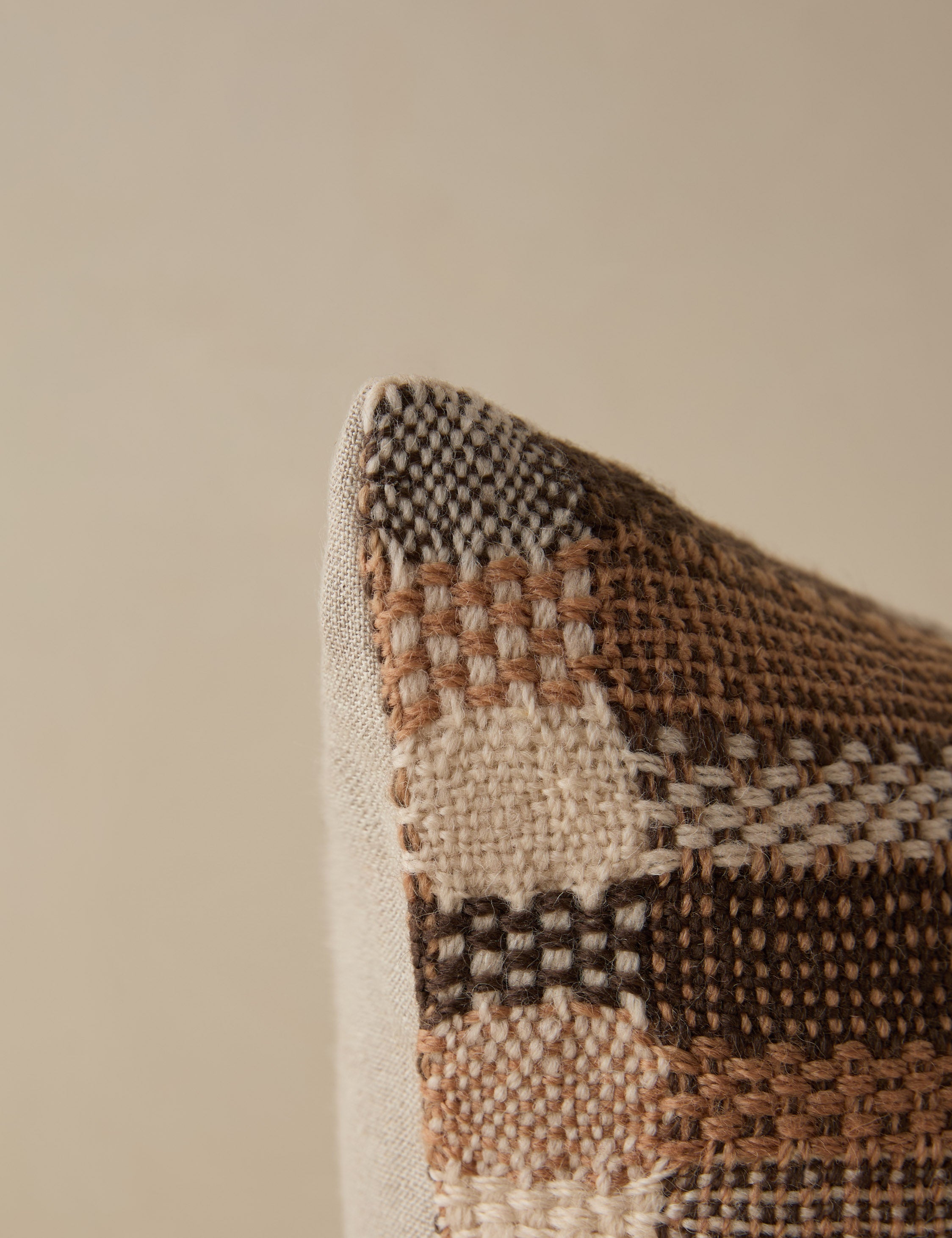 Premium Effie Wool Pillow - 100% Natural Hypoallergenic & Breathable - Perfect for Side Sleepers, Back Pain Relief & Allergy Sufferers - Ideal for Bedroom, Nursery & Travel Use