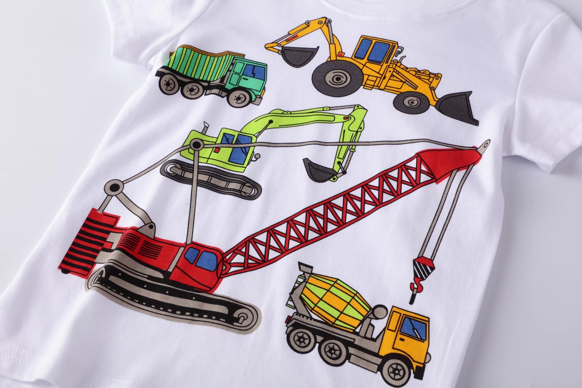 **Boys' Summer Cotton T-Shirt & Shorts Outfits for Toddlers (Size 2-7) - Cool & Comfortable Playwear for Beach, Park, and Daily Activities**
