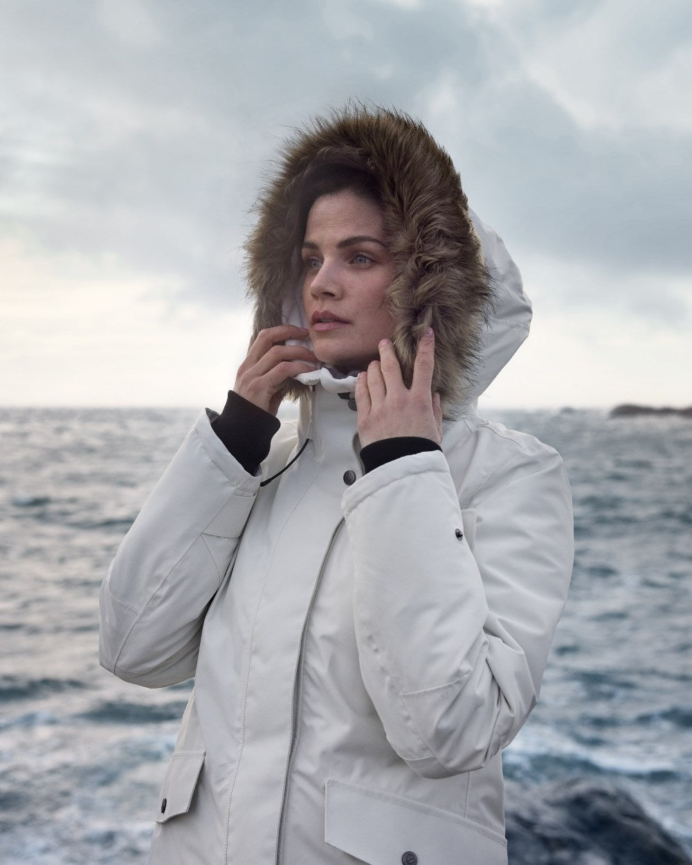 Didriksons Erika Women's Waterproof Insulated Winter Parka Jacket - Warm Windproof Coat for Outdoor Activities, Hiking & Snowy Weather