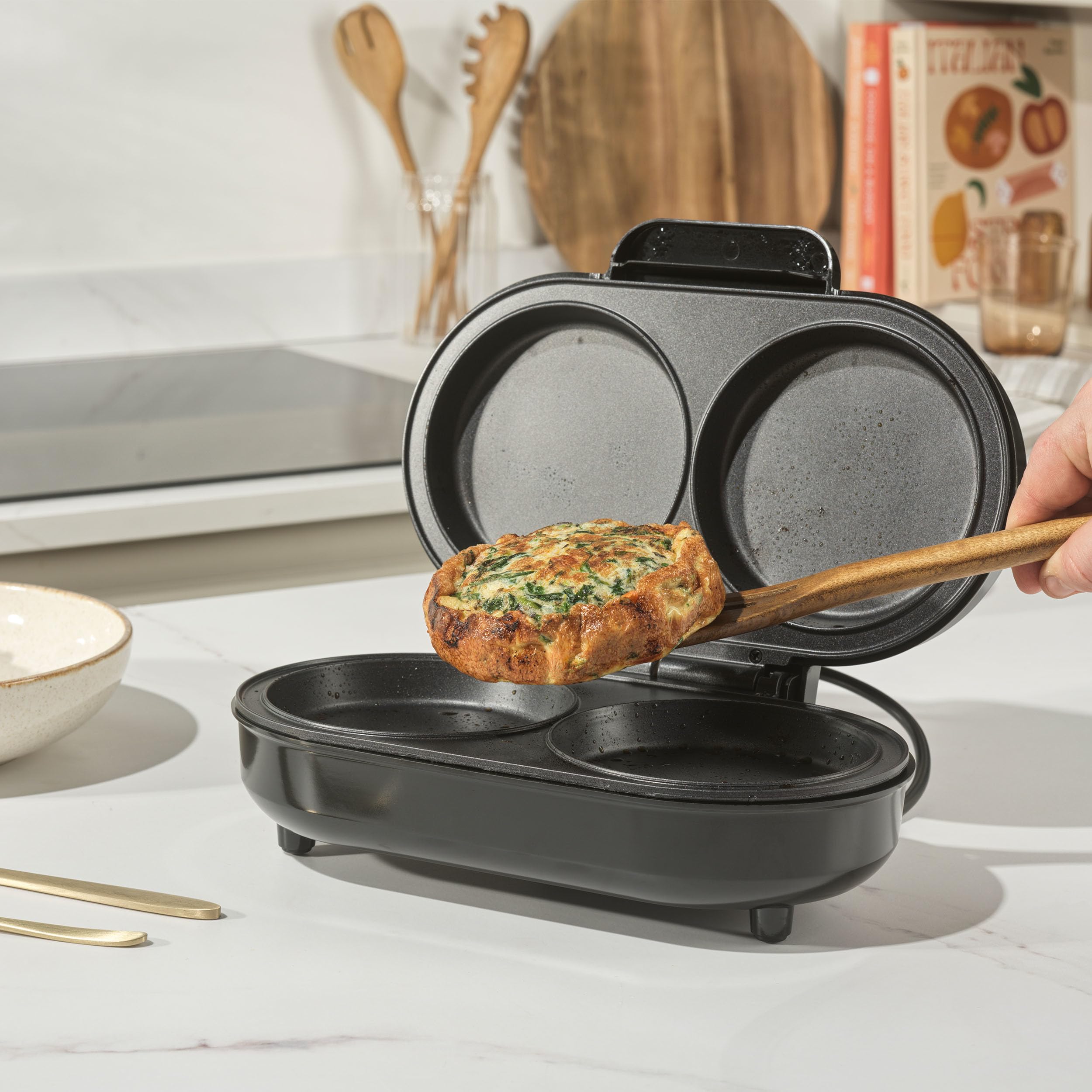 Salter EK4213S XL Non-Stick Omelette Maker - Electric Dual Plate Egg Cooker for Healthy Omelettes, Pancakes & Fried Eggs, 850W No-Flip Frying Machine - Perfect for Breakfast, Brunch & Quick Family Meals