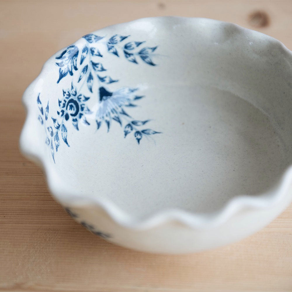 Hand-Painted Artisan Bowl – Unique Ceramic Serving Bowl for Salads, Soups & Decor – Perfect for Home Dining & Gift Giving
