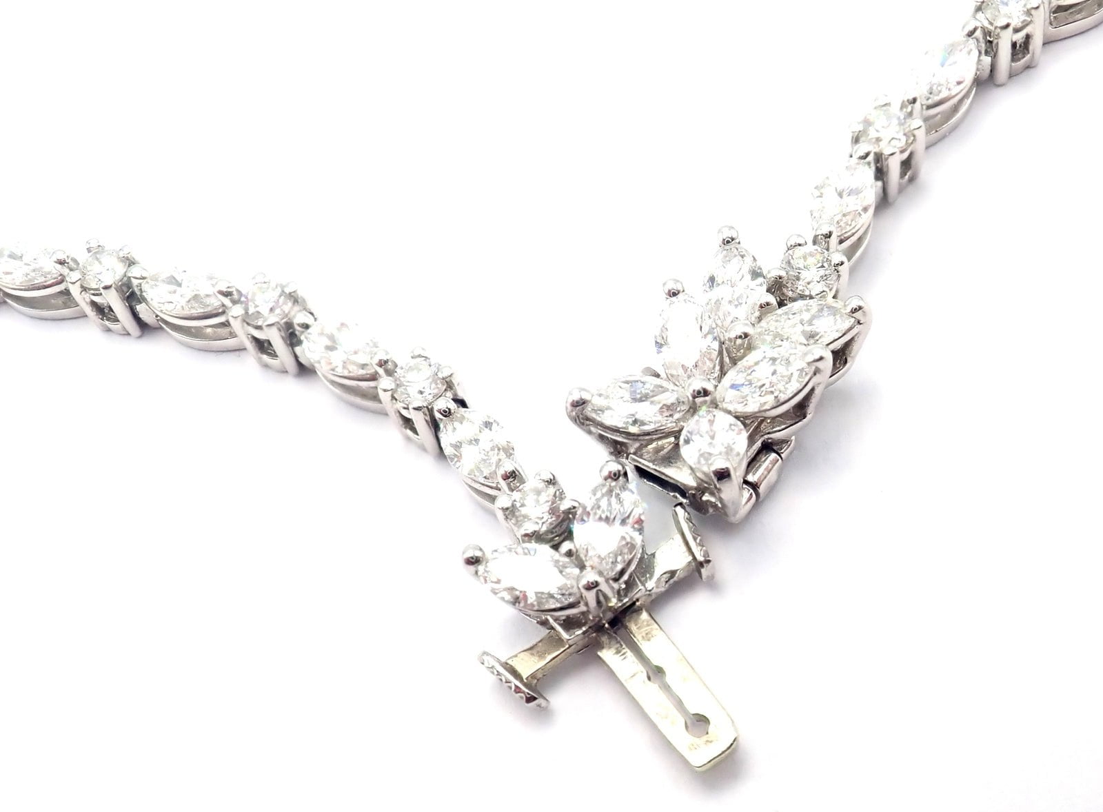 Tiffany & Co Victoria Platinum 15.92 Carat Diamond Mixed Cluster Necklace - Elegant Jewelry for Weddings, Anniversaries & Special Occasions