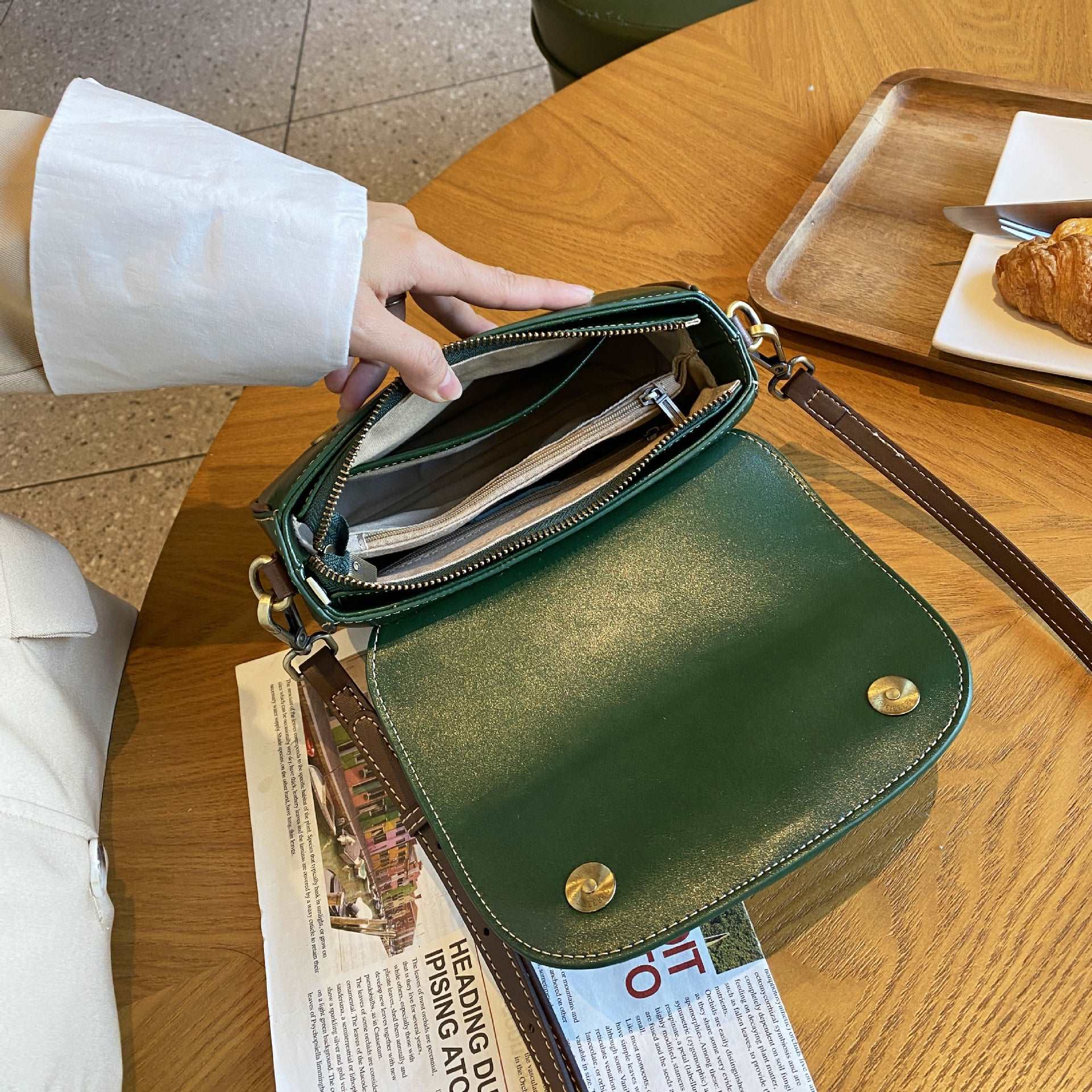 Stylish Compact Leather Crossbody Purse for Women - Fashionable Small Shoulder Bag with Adjustable Strap - Perfect for Travel, Shopping & Everyday Use