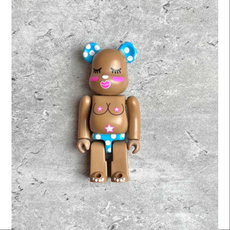 Bearbrick Series 6 ARTIST Hitomi 100% Collectible Vinyl Figure - Limited Edition Japanese Designer Toy for Display & Gift Giving - Perfect for Anime Fans, Art Collectors & Home Decor
