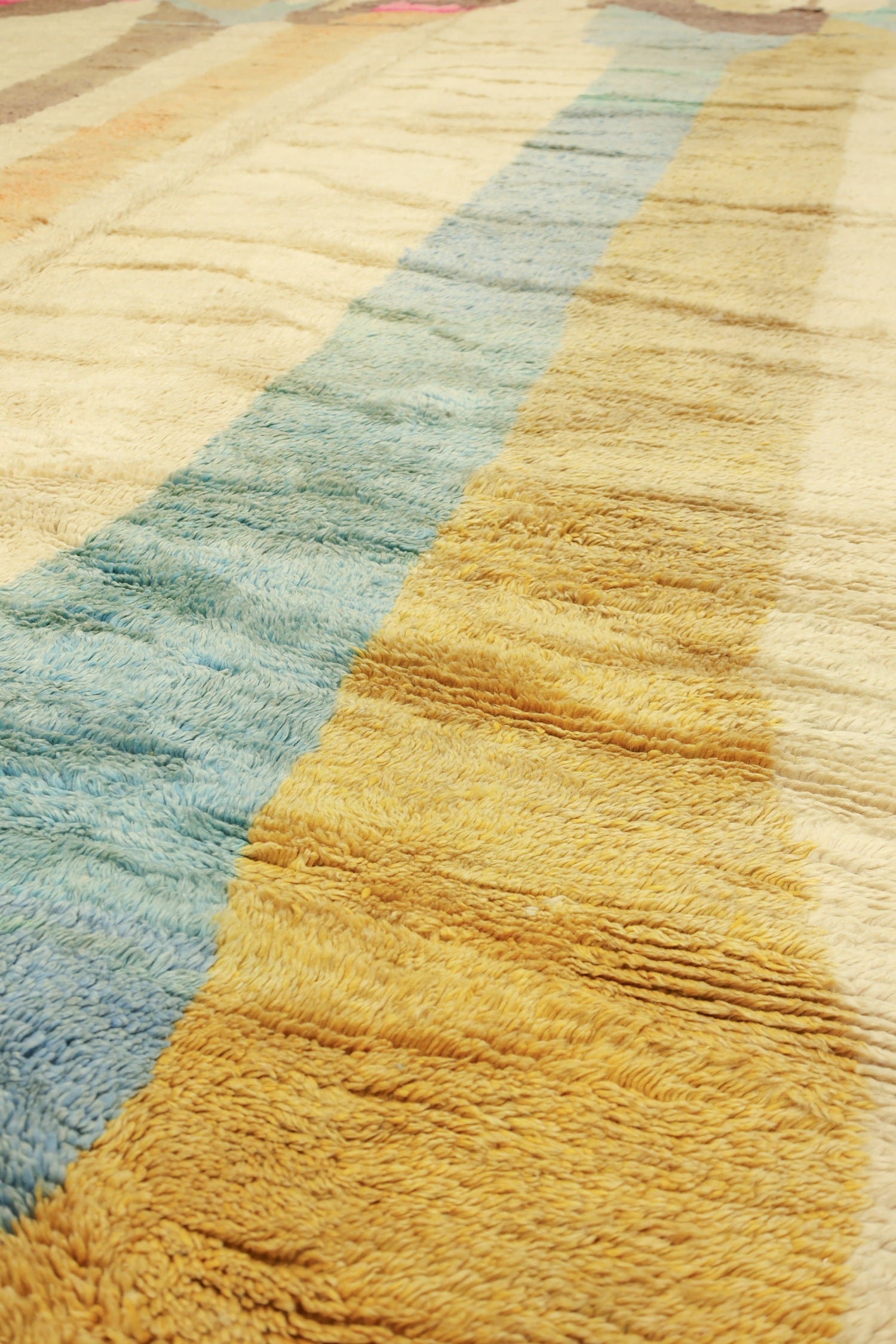 Handwoven Berber Tribal Rug - Authentic Moroccan Style J62400 - Perfect for Boho Home Decor, Living Room, Bedroom & Office