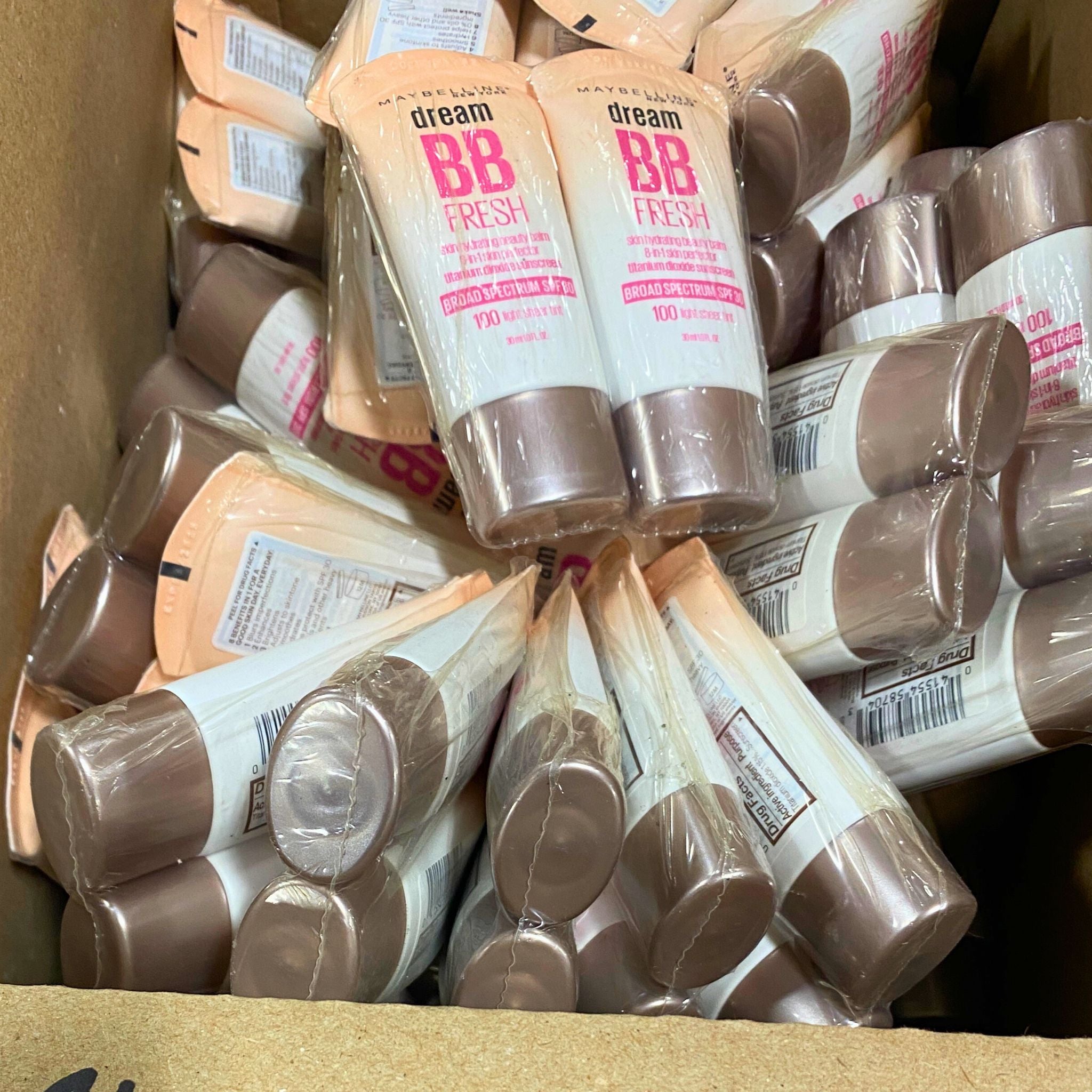 Maybelline Dream BB Fresh Skin Hydrating Beauty Balm SPF 30 - 8-in-1 Sheer Tint Broad Spectrum Protection (100 Pack) | Lightweight Daily Moisturizer & Makeup Base for Flawless Coverage - Perfect for Work, Travel & Everyday Glow