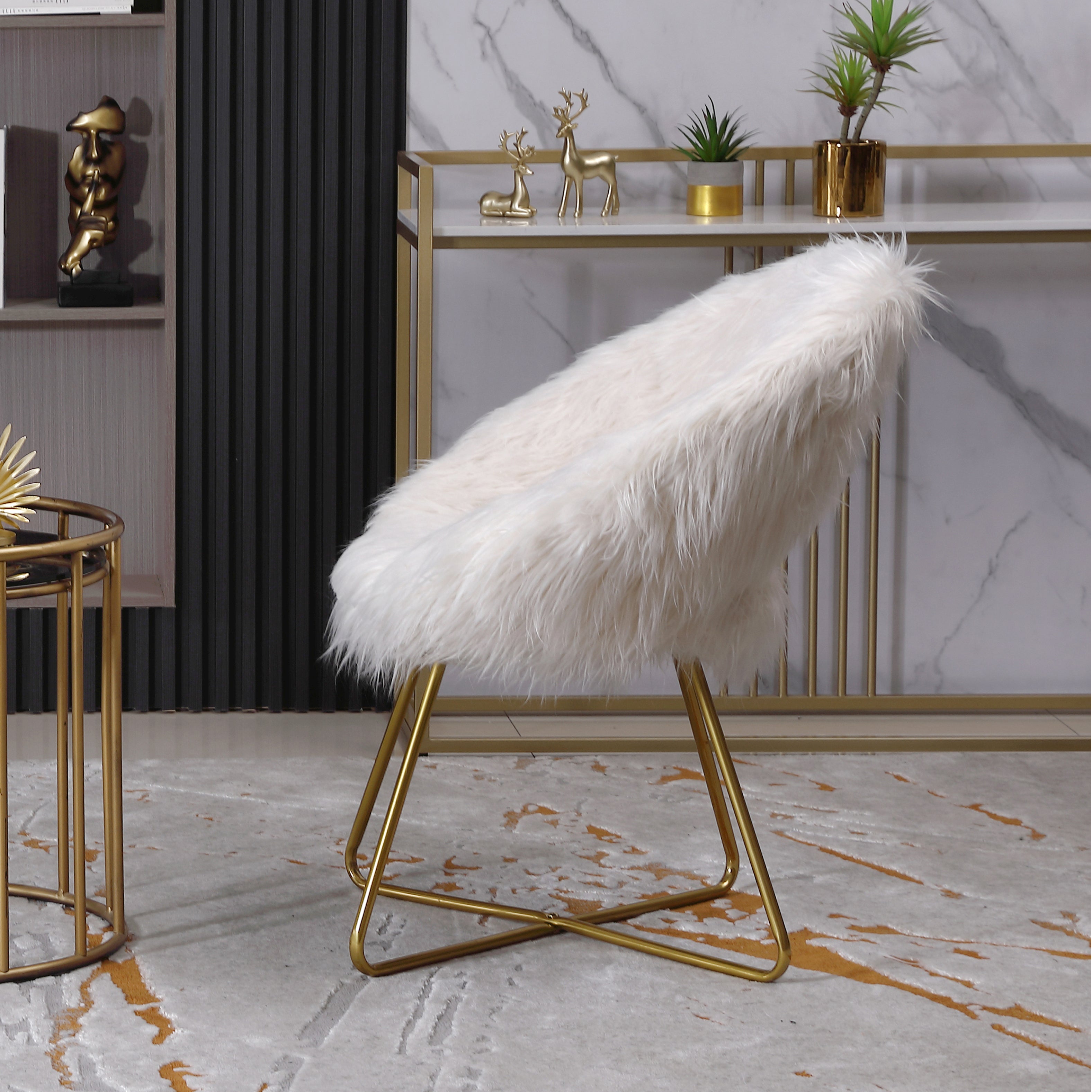 Slatina Faux Fur Upholstered Accent Chair by Roundhill Furniture - White Modern Lounge Chair for Living Room, Bedroom & Office Decor