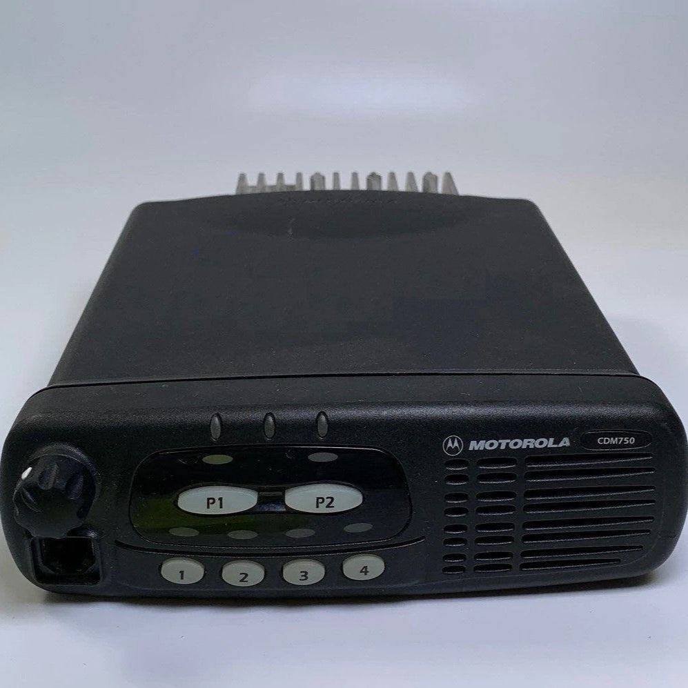 Motorola CDM750 AAM25SKC9PW1AN UHF Two-Way Business Radio - Long Range Communication for Construction, Security & Emergency Teams