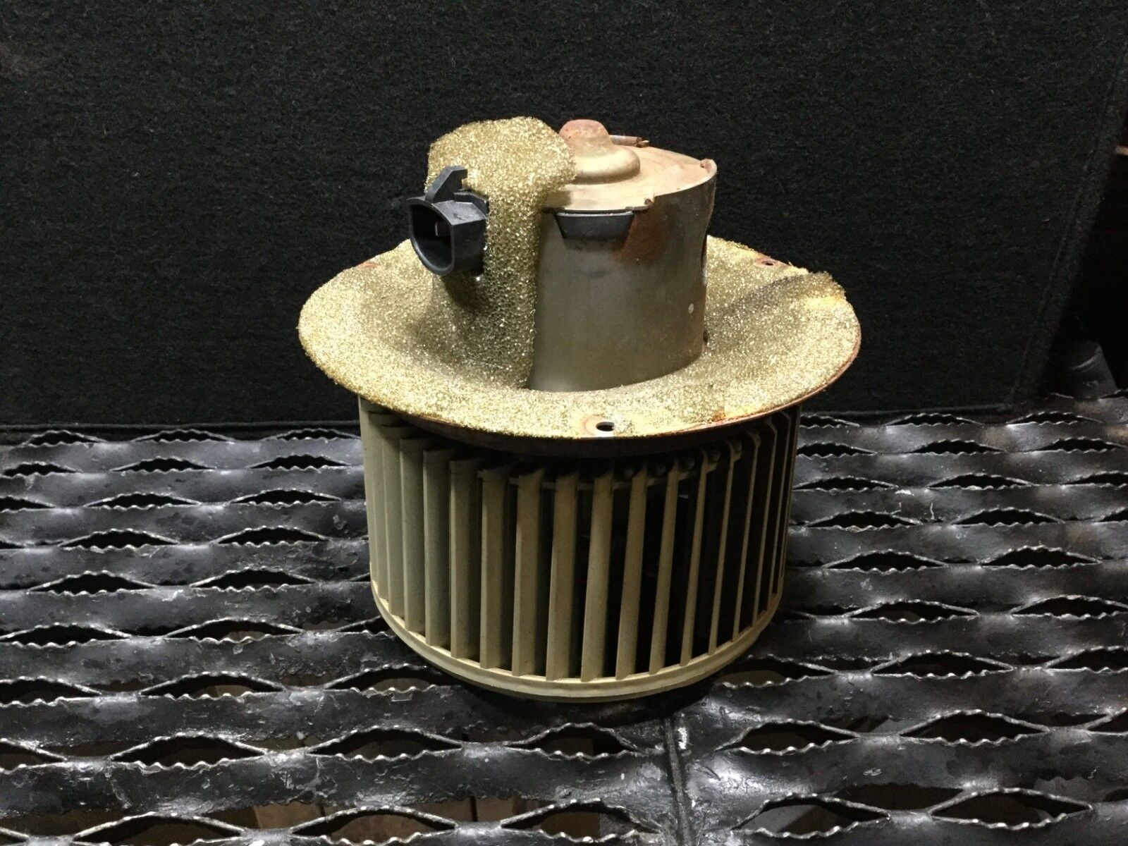 Genuine OEM Ford Escape Blower Motor 2L8H19805AA - Compatible with 2001-2007 Models - Perfect for AC & Heating System Replacement