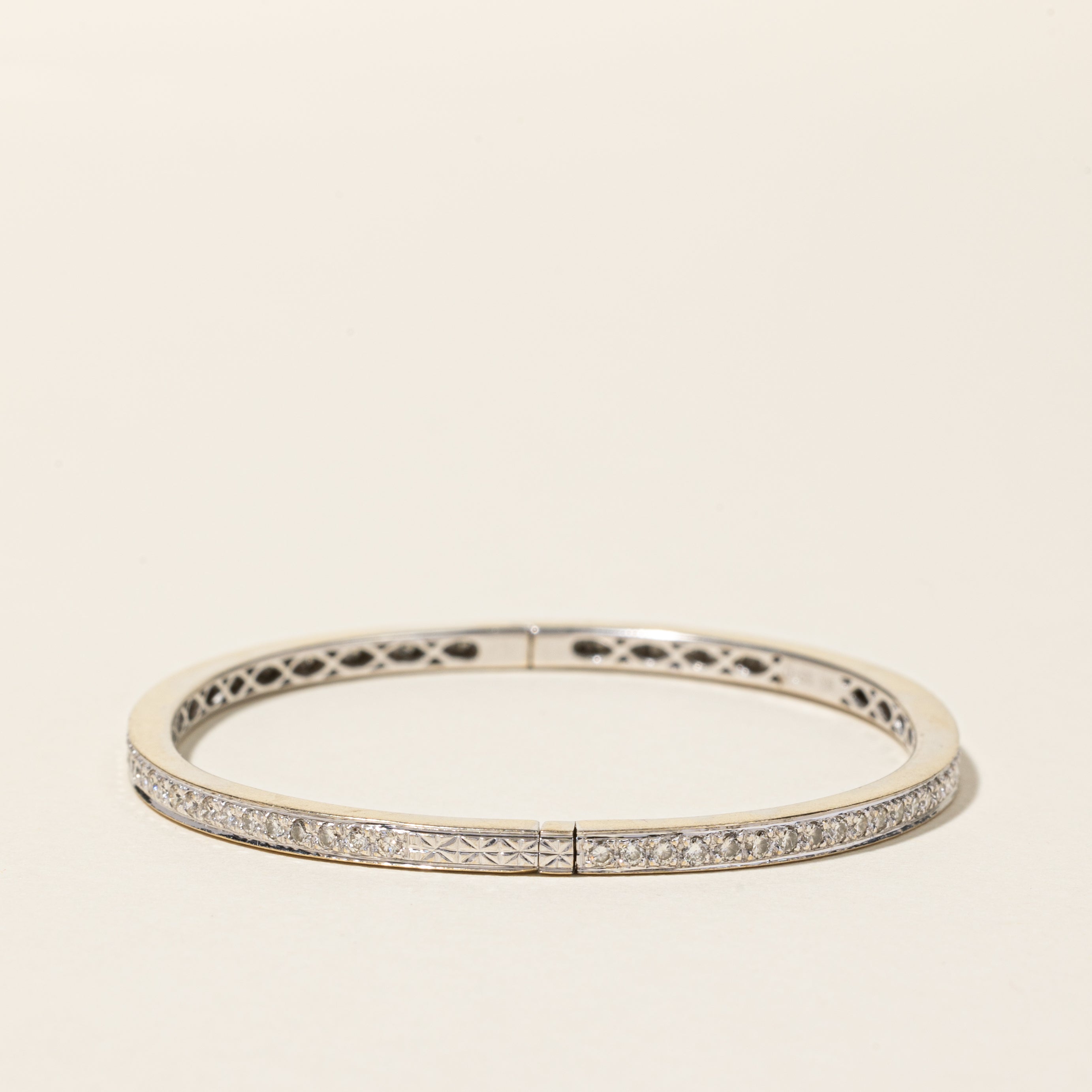 18K White Gold Oval Diamond Bangle Bracelet - 1.55 Carat Total Weight (CTW) - Size 7 - Elegant Jewelry for Weddings, Anniversaries & Special Occasions