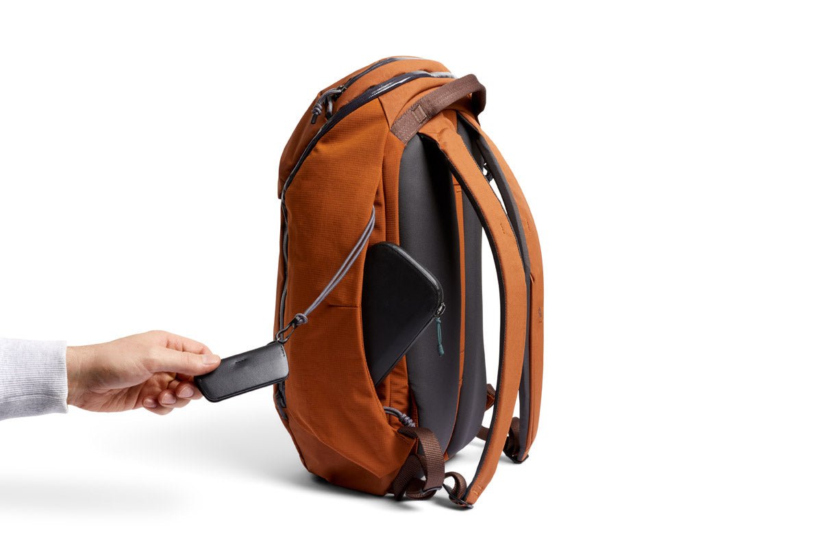 Bellroy Venture Ready Pack 20L - Lightweight Waterproof Backpack for Travel, Hiking & Commuting - Durable Daypack for Work, Gym & Outdoor Adventures