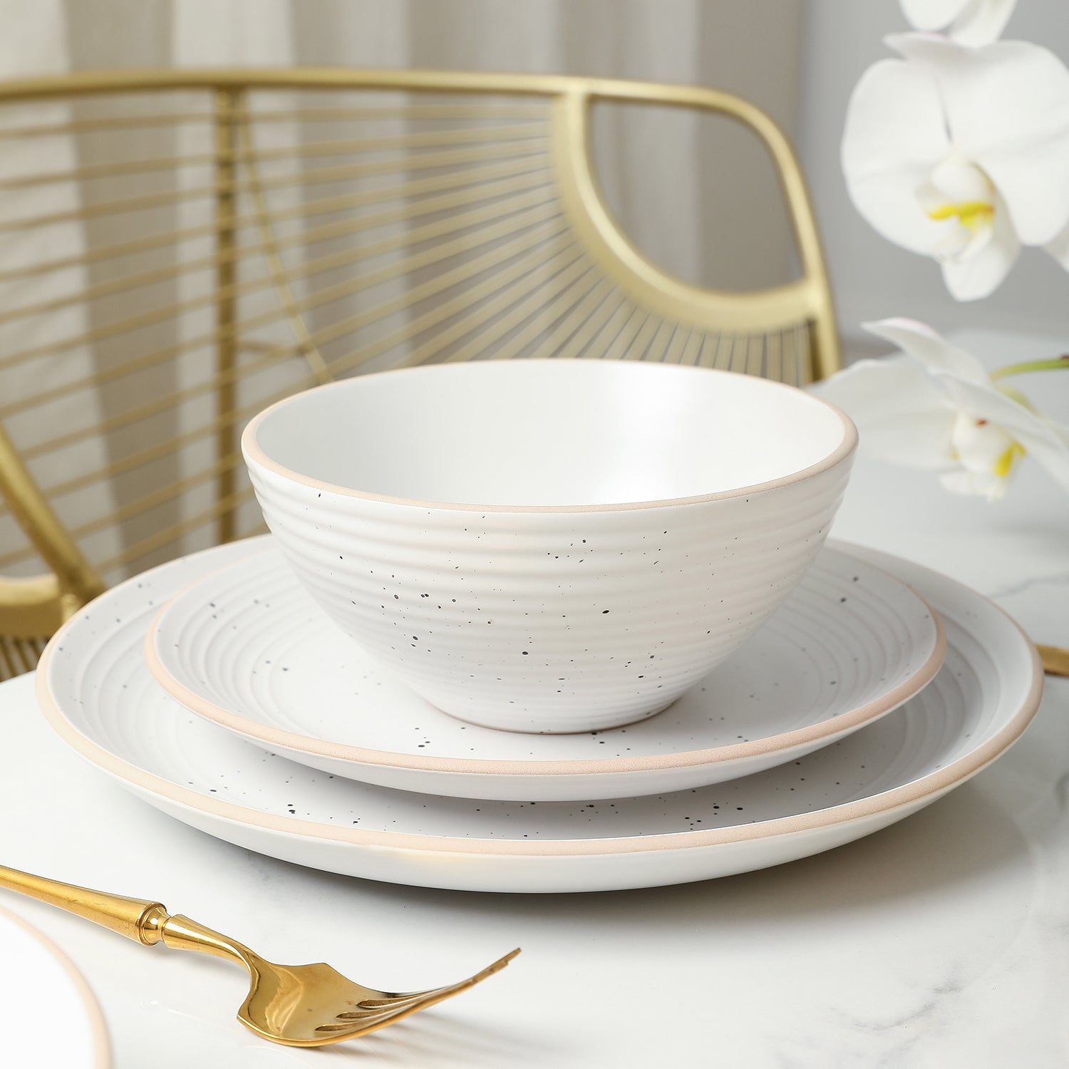 Premium Lauren Stoneware Dinnerware Set - 16-Piece Off White Porcelain Dinnerware for 4, Elegant & Durable for Everyday Use, Dinner Parties & Holiday Gatherings