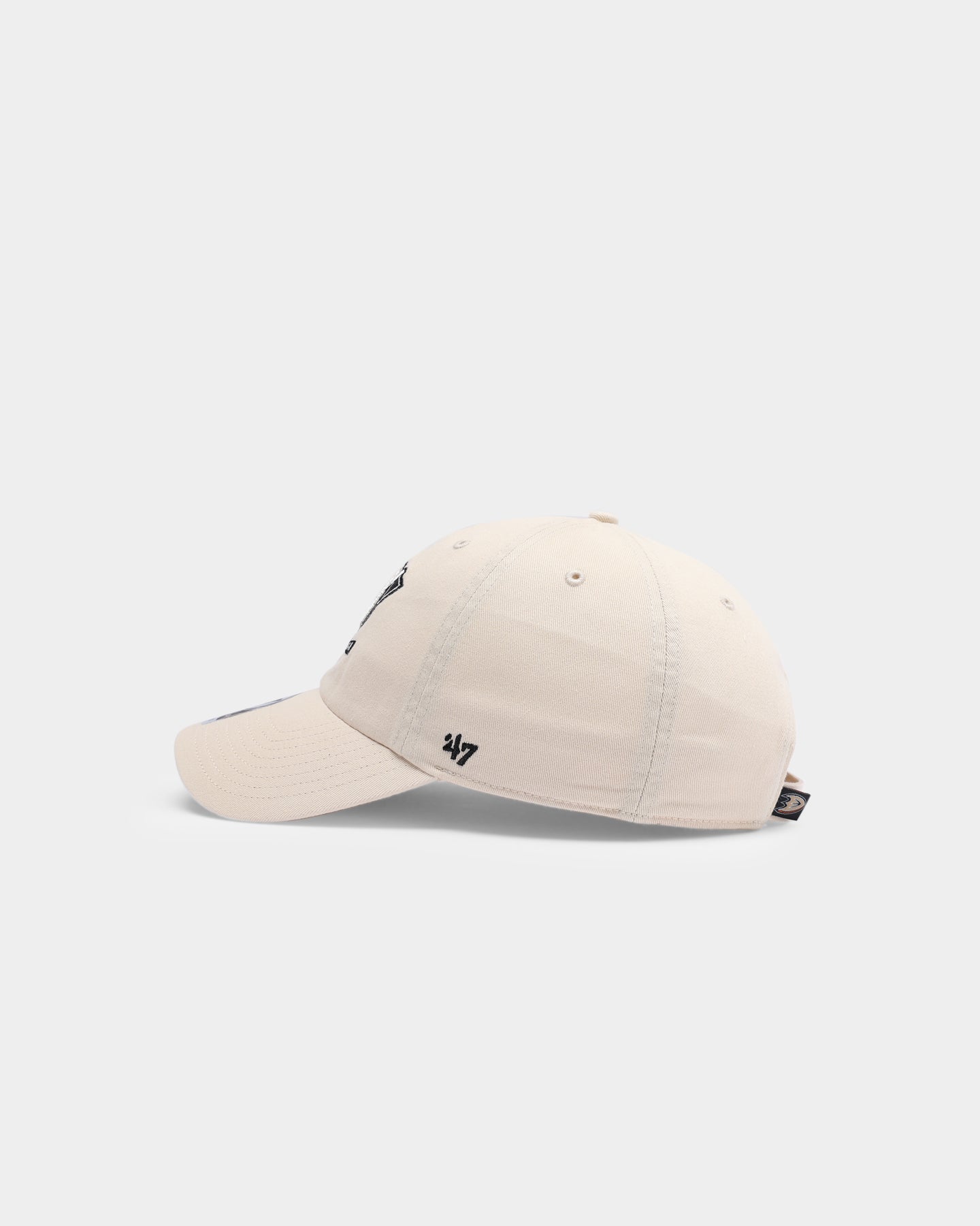 47 Brand Men's Anaheim Ducks Clean Up Adjustable Strapback Hat - Natural/Black - Casual Sports Fan Cap for Hockey Games & Outdoor Activities