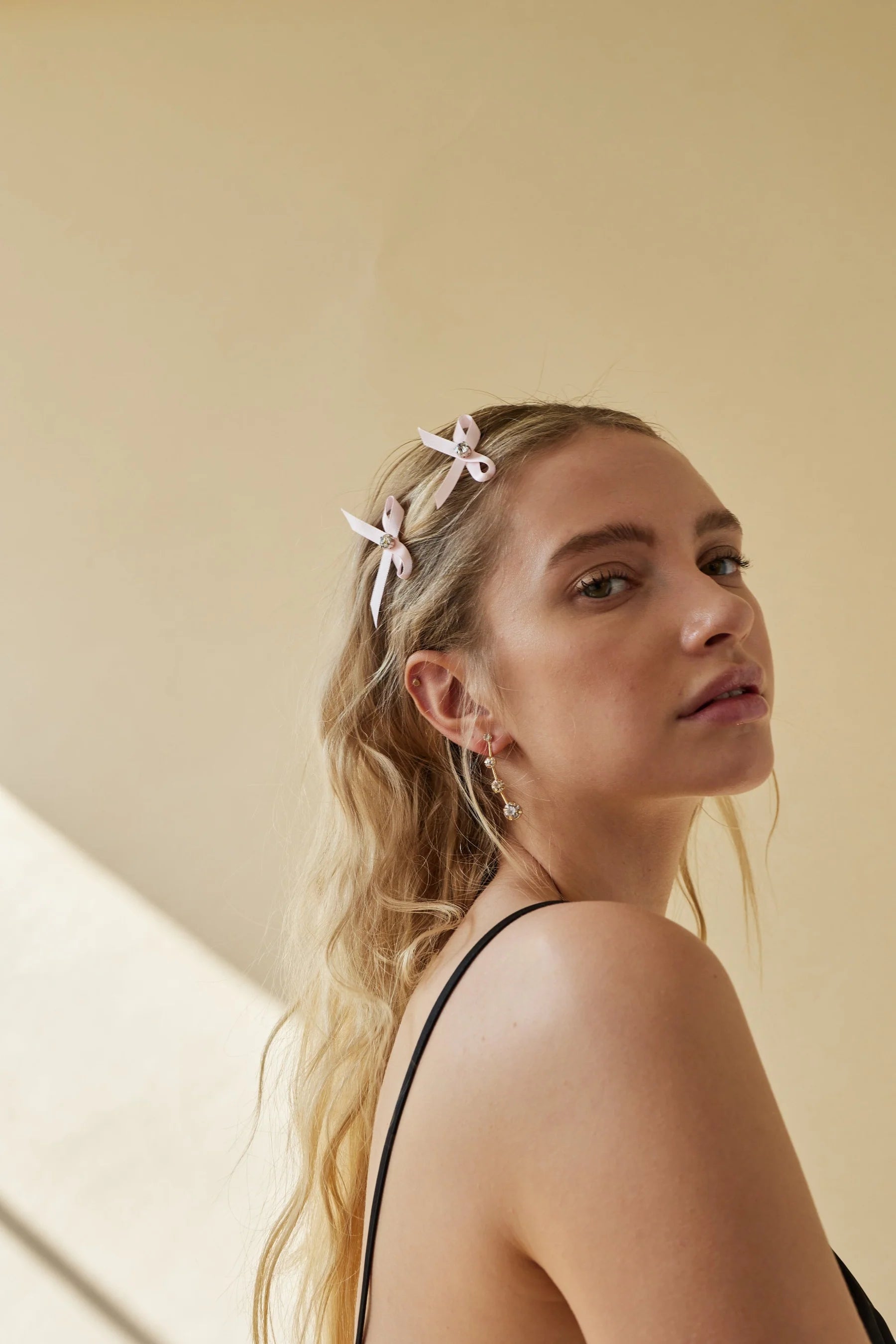Ashley Mini Bow Hair Clip - Elegant Hair Accessory for Women & Girls - Perfect for Weddings, Parties & Everyday Style