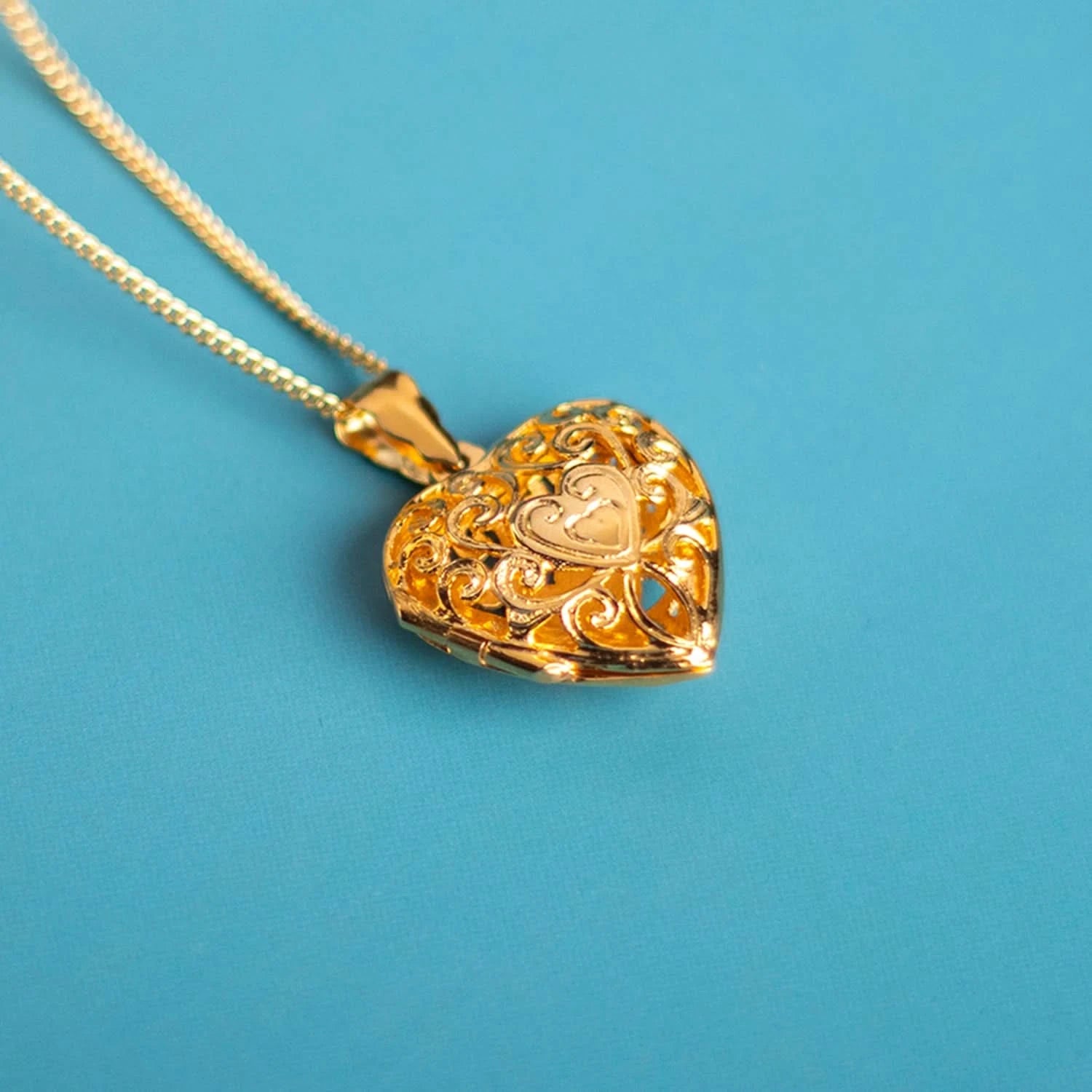Gold Key Locket Necklace - Elegant Jewelry for Women - Perfect for Gifts, Anniversaries & Special Occasions