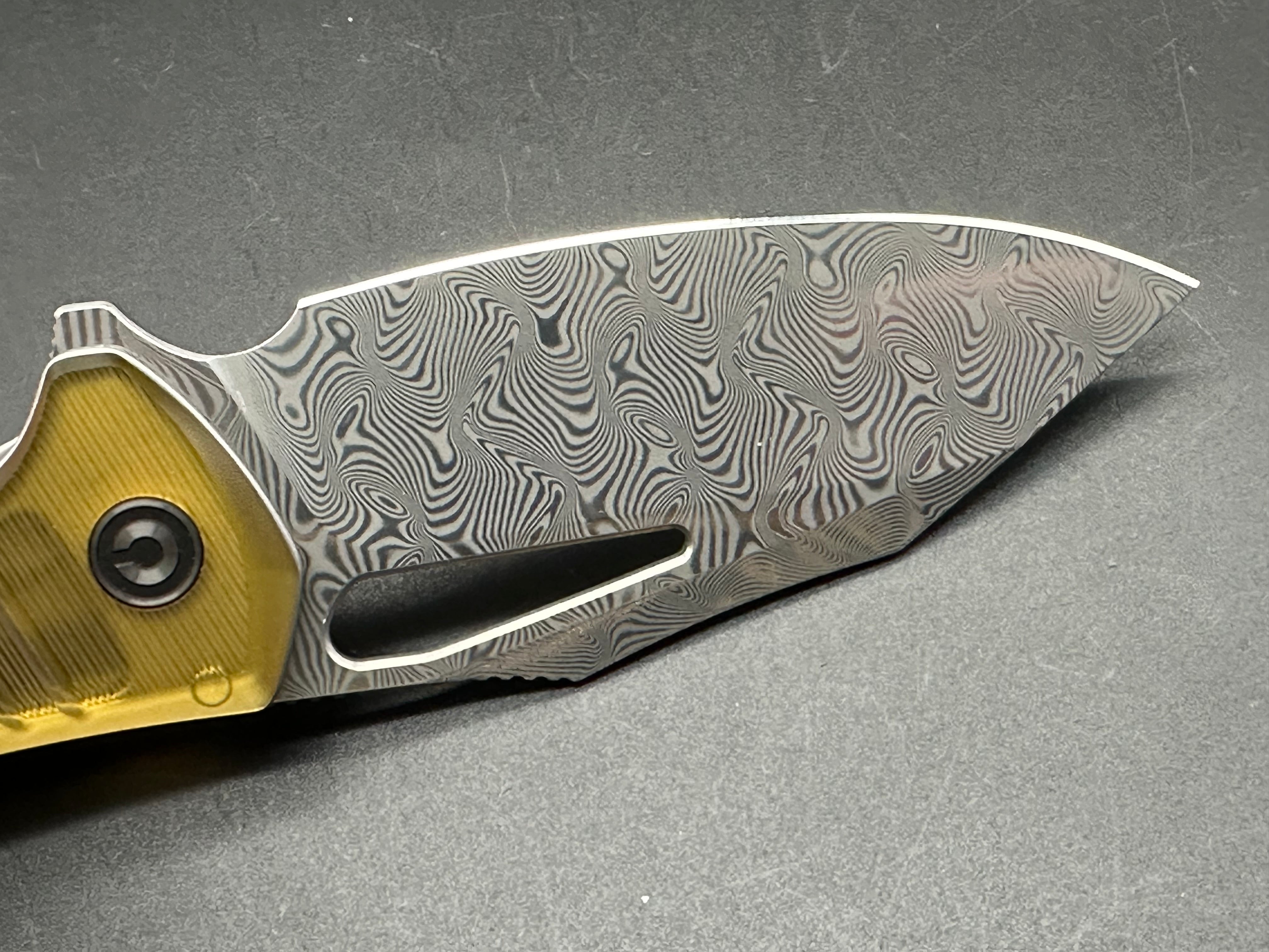 CIVIVI Bulltusk Folding Knife - Polished Ultem Handle, Damascus Steel Blade, Clip Point Design - Perfect for EDC, Outdoor Adventures, and Collectors
