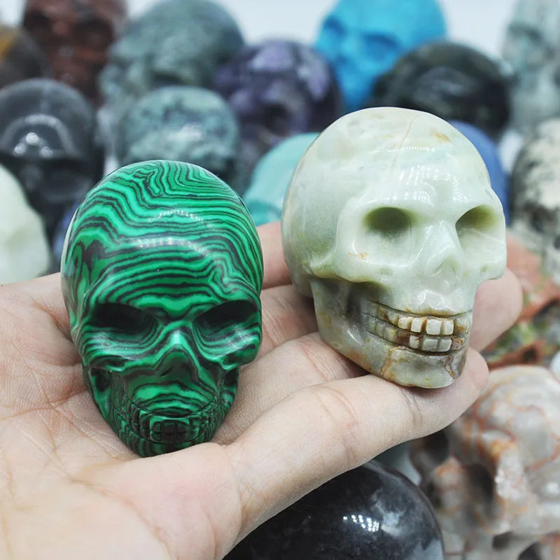 2 Pack Skull Statue - Natural Stone Healing Crystal Hand Carved Home Decor, Wicca Energy Chakra Healing Gem Figurine - Perfect for Meditation, Altar Display & Spiritual Gift Giving