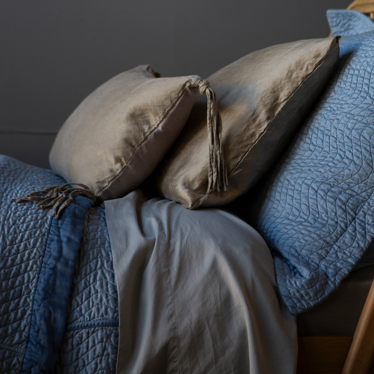 Soft & Cozy Taline Throw Pillow - Decorative Cushion for Sofa, Bed, Living Room - Perfect for Home Decor, Relaxation & Comfort