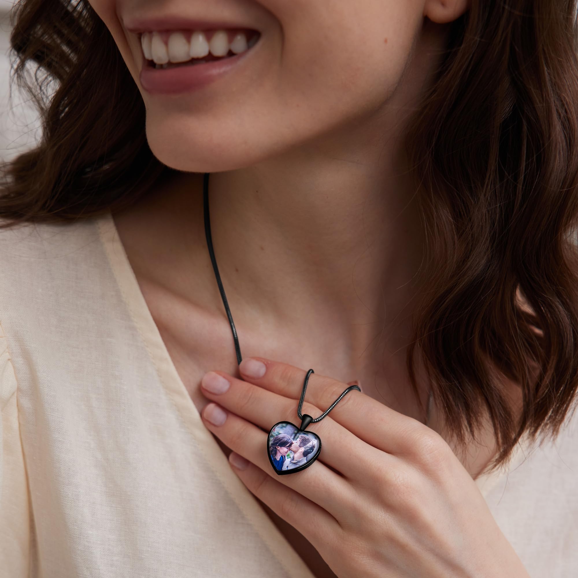 Customized Double-Sided Photo Necklace for Women & Men - Personalized Picture Pendant with Memory Photos - Meaningful Jewelry Gift for Anniversary, Valentine's Day & Birthday - Perfect for Couples, Parents & Loved Ones to Cherish Special Moments