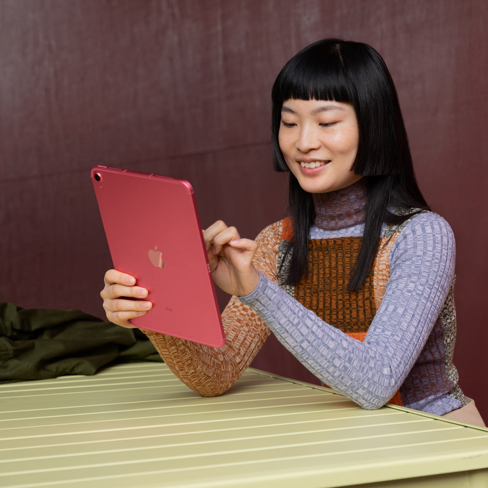 10.9-inch iPad Wi-Fi 256GB Space Gray (10th Generation) - Perfect for Work, Study & Entertainment