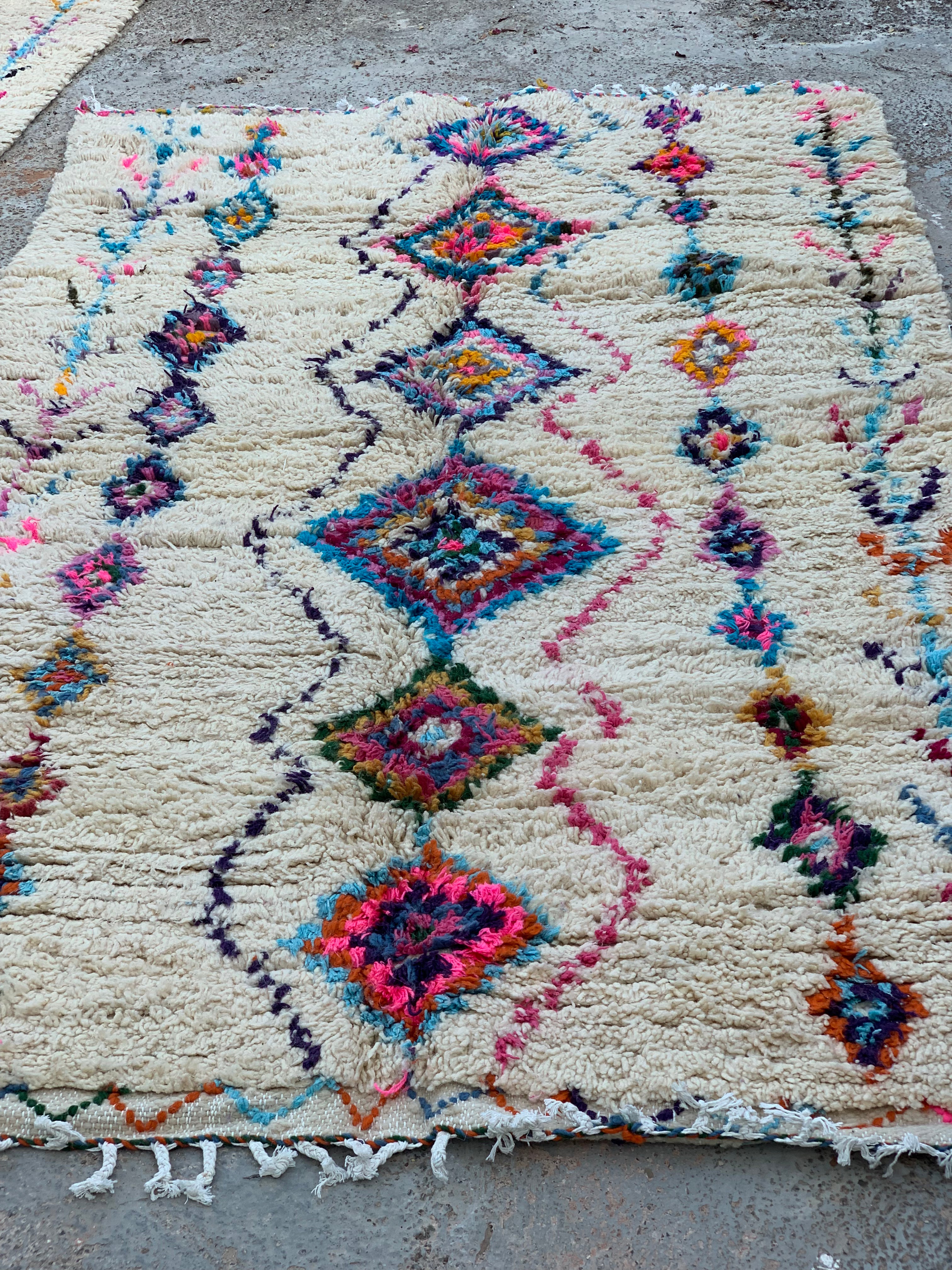 Handmade Vintage Moroccan Berber Rug - Large White Wool Carpet for Boho Living Room, Bedroom & Home Decor