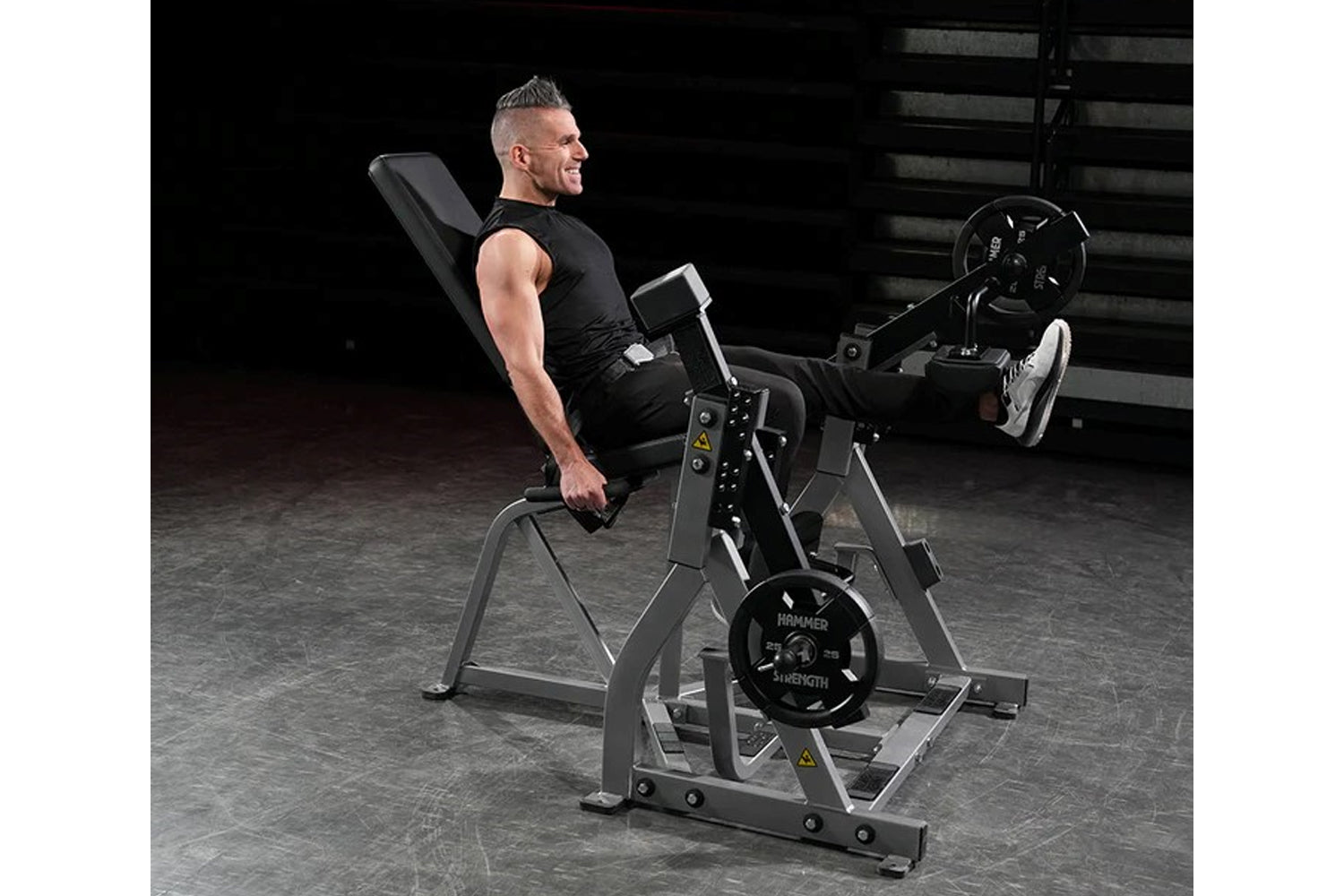 Hammer Strength Plate Loaded Iso-Lateral Leg Extension Machine - Professional Gym Equipment for Thigh & Quadriceps Workout - Perfect for Home & Commercial Fitness Centers