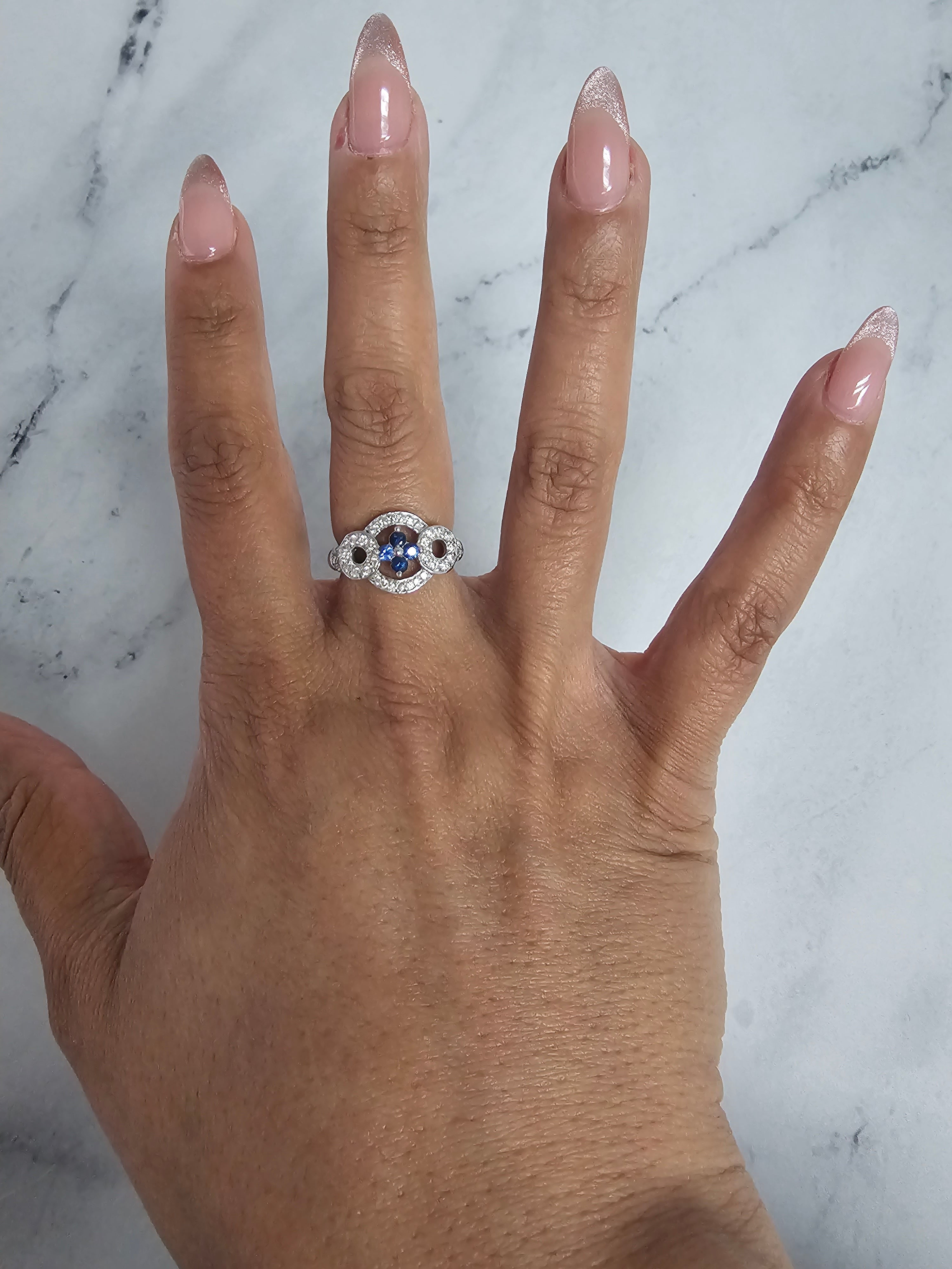 Vintage Style Sapphire Flower Ring with Diamond Accents - Elegant Jewelry for Weddings, Anniversaries & Special Occasions