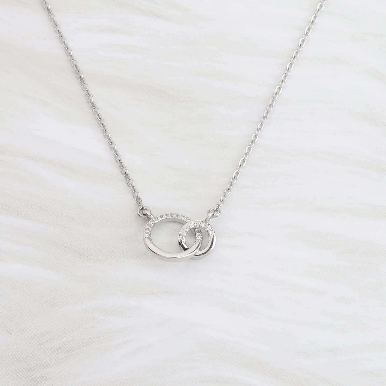 LQRI Sister-in-Law Gift - Elegant Circle Pendant Necklace for Birthday, Wedding & Special Occasions | Thoughtful Jewelry Gift for Sister-in-Law | Perfect for Anniversaries, Holidays & Family Celebrations