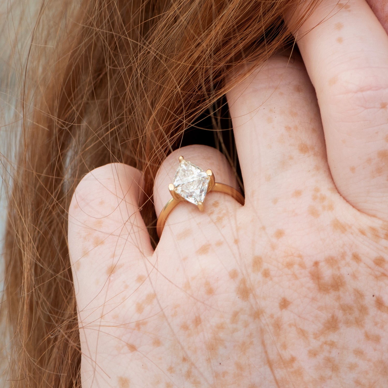 Exquisite Diamond Rhombus Engagement Ring with Triangle Cut Diamonds - Perfect for Proposals, Anniversaries & Special Occasions
