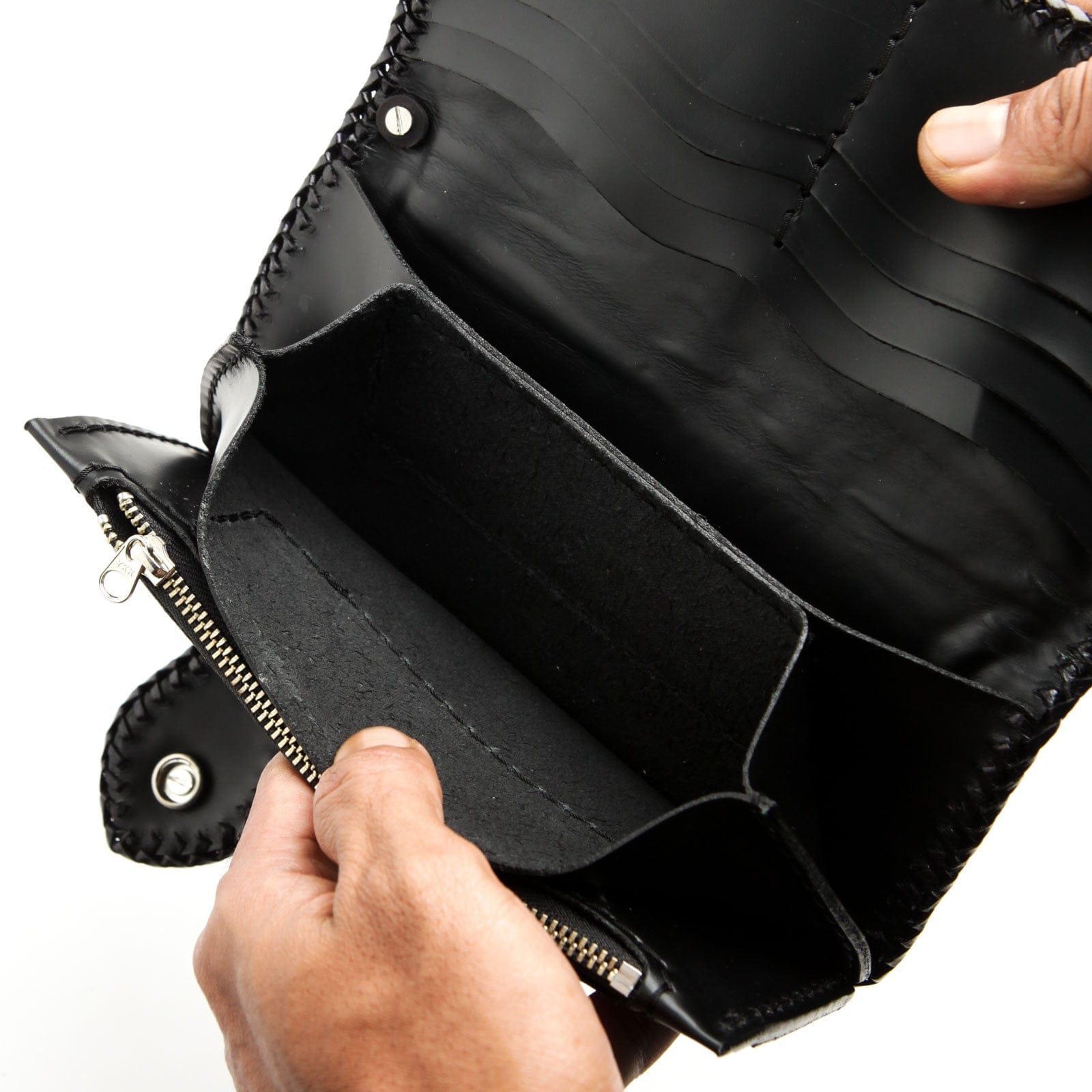 Genuine Stingray Leather Silver Dragon Concho Biker Wallet for Men - Stylish & Durable Motorcycle Wallet for Riders, Bikers & Outdoor Enthusiasts
