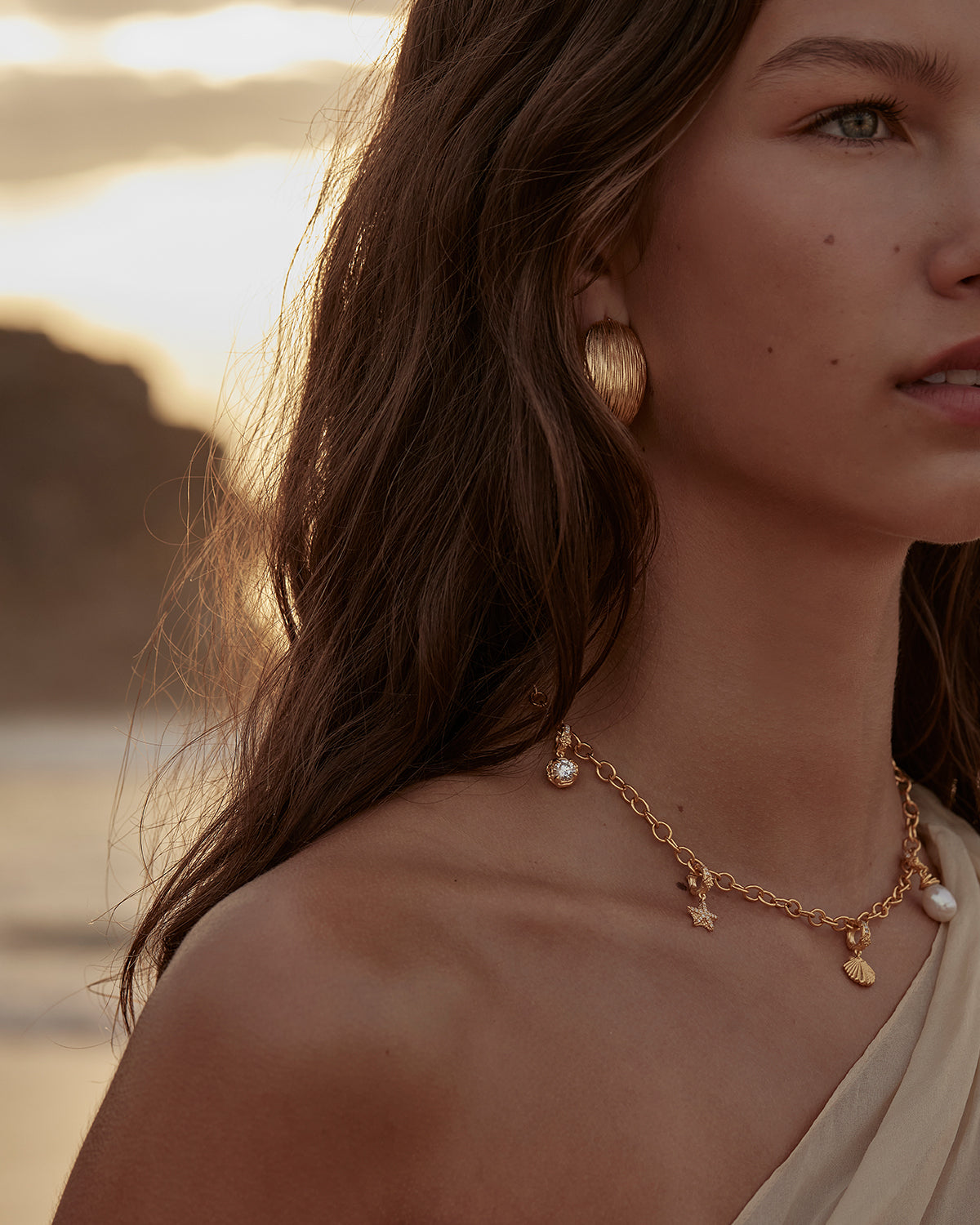 18K Gold Vermeil Mist Pendant Necklace for Women - Elegant Layering Jewelry Gift for Birthday, Anniversary & Valentine's Day | Perfect for Everyday Wear & Special Occasions