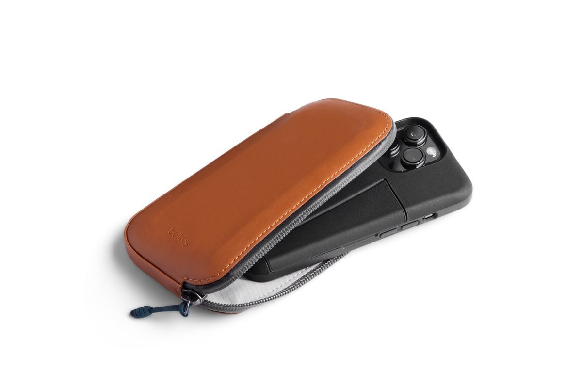 Bellroy Venture Phone Pocket - Slim & Secure Phone Holder for Everyday Carry | Perfect for Hiking, Travel & Outdoor Adventures